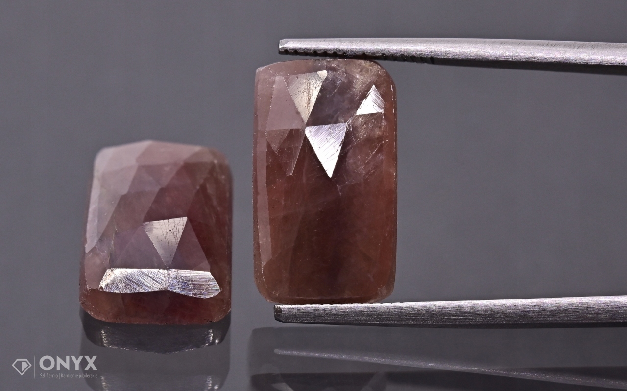 Safírová fazetovaná rozeta Para obdélník 15,5x9 mm