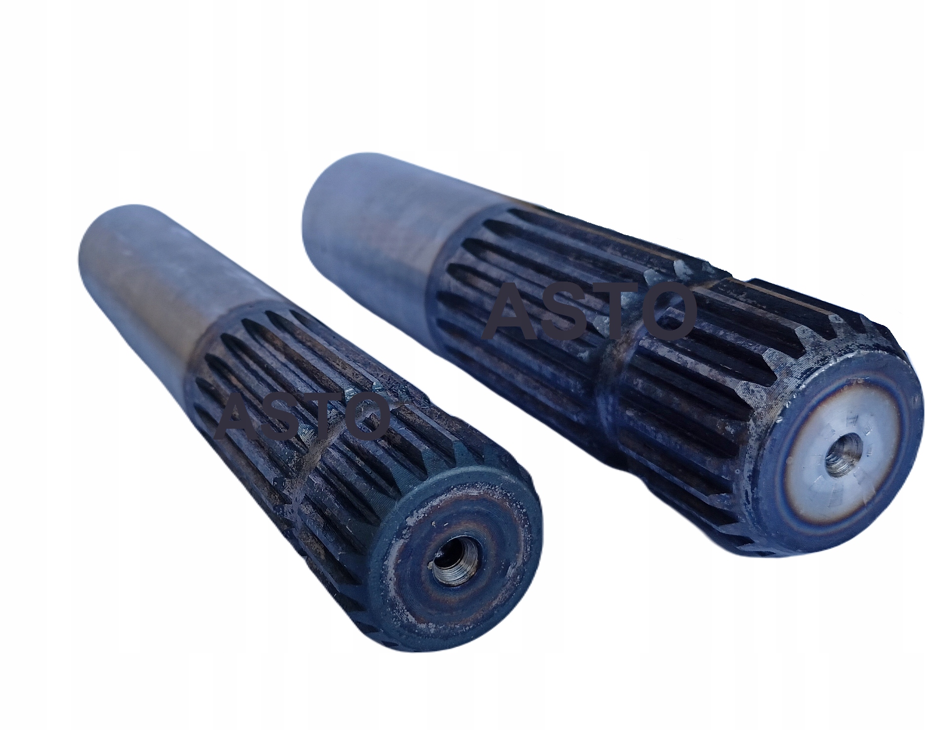 Wałek frezowany wału wałka WOM frez 1 3/8 Z6 (6 frezów) L - 245 cały frez Numery katalogowe zamienników FREZ/138Z26/245C