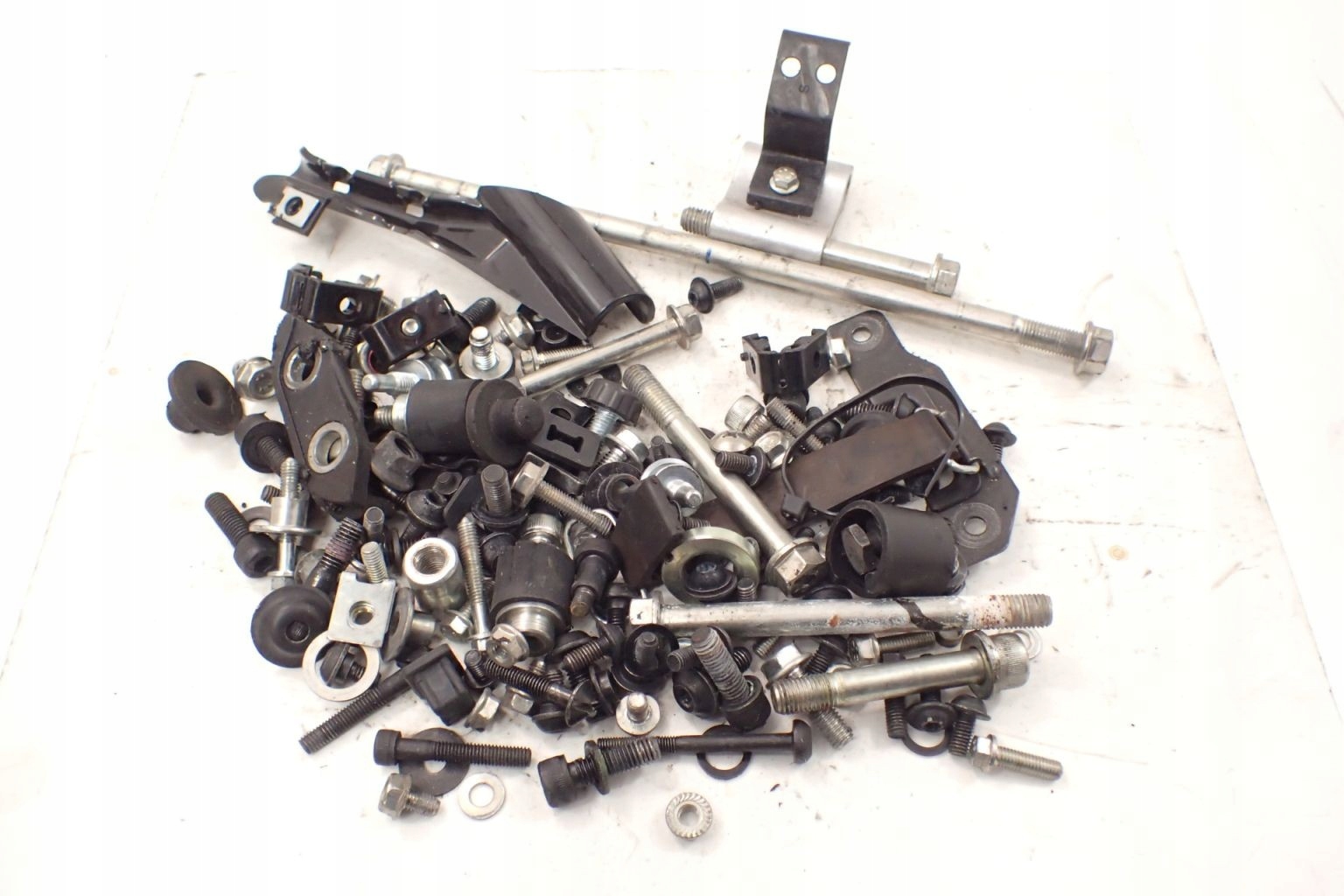 KTM Duke 125 21- Śruby z demontażu