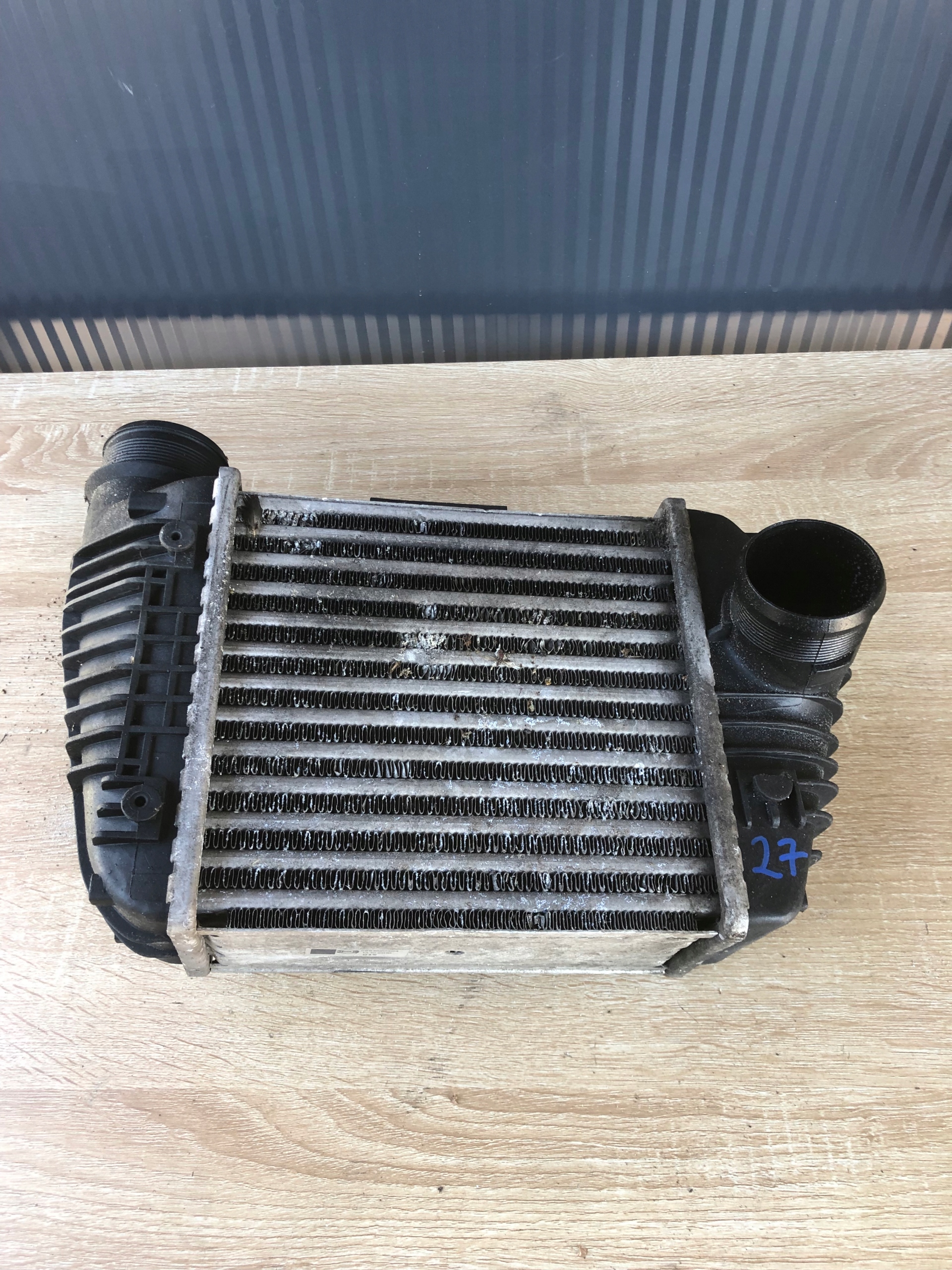 interkuler desni AUDI A6 C6 4F0145806T