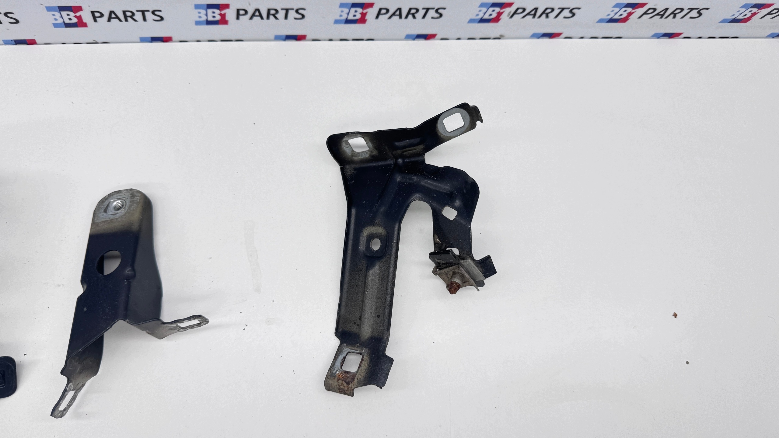BMW F32 console holder brackets right KPL B39 MINERALGRAU grey 7255822
