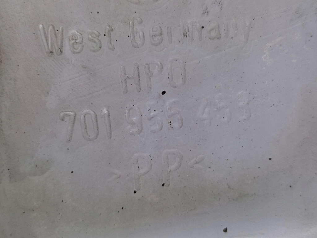 VW T4 washer fluid tank