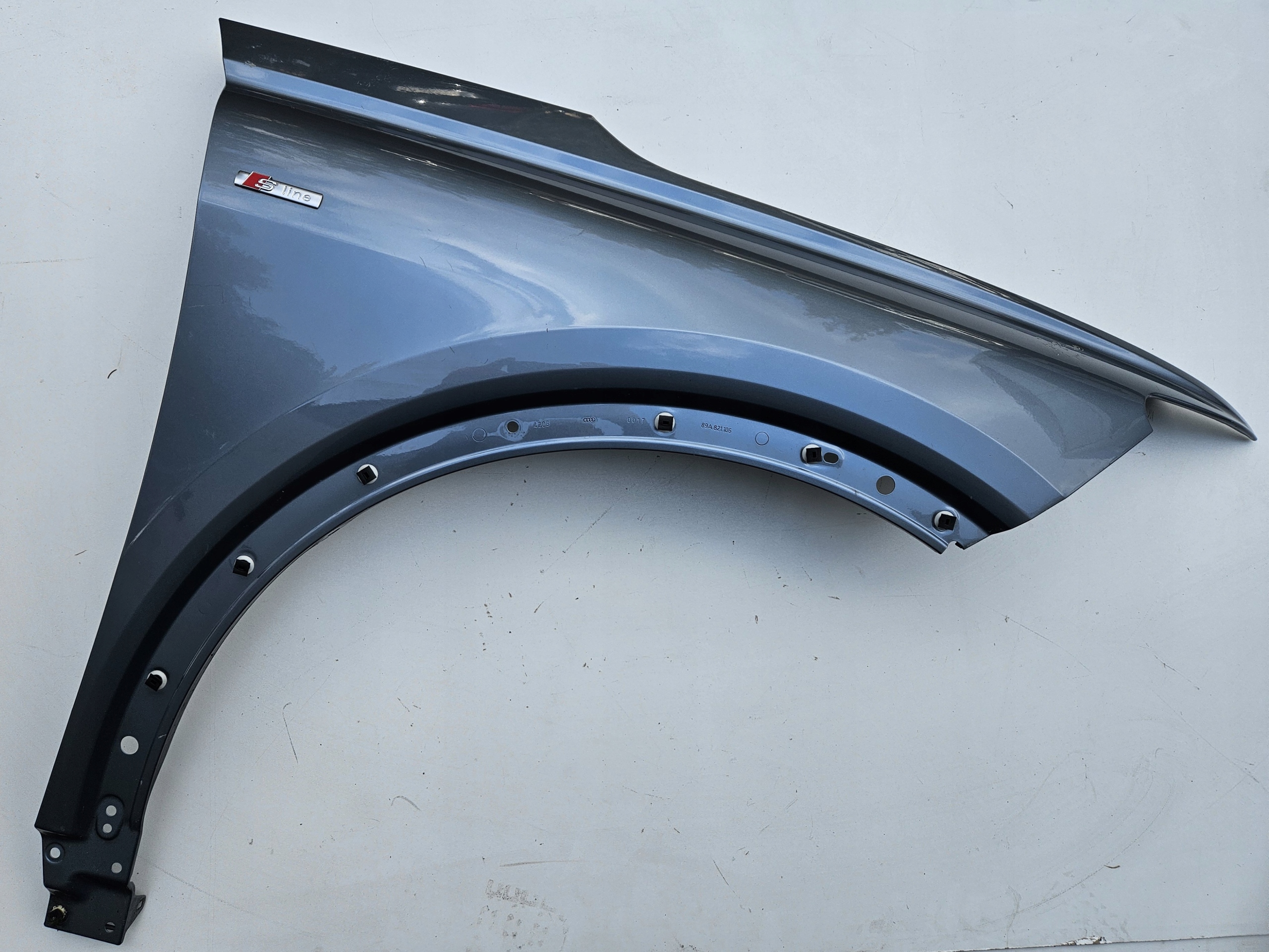 AUDI Q4 E-TRON BŁOTNIK PRZÓD PRZEDNI PRAWY CAŁY