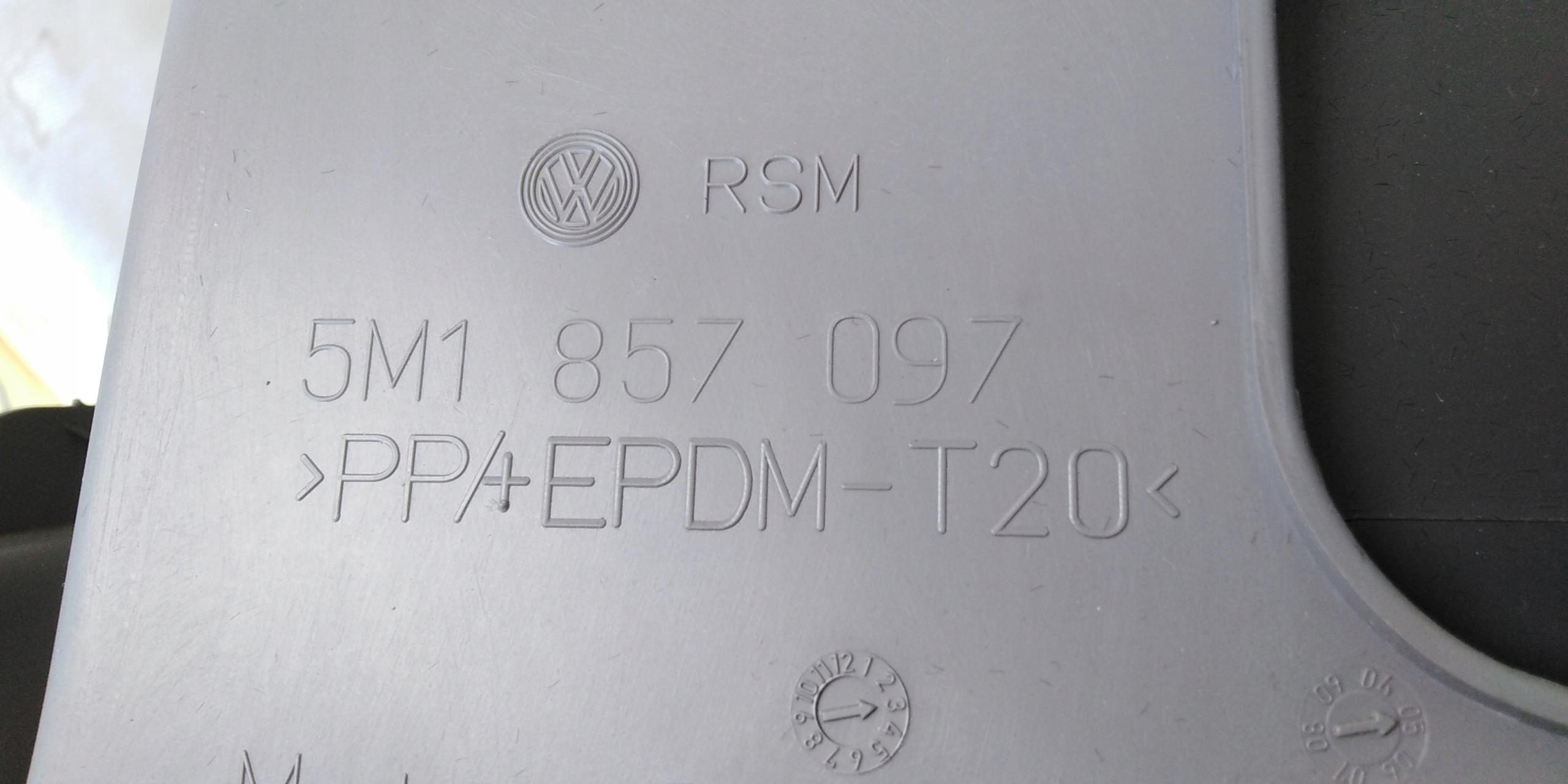 vw Golf V PLUS бардачок пассажира 05R европа