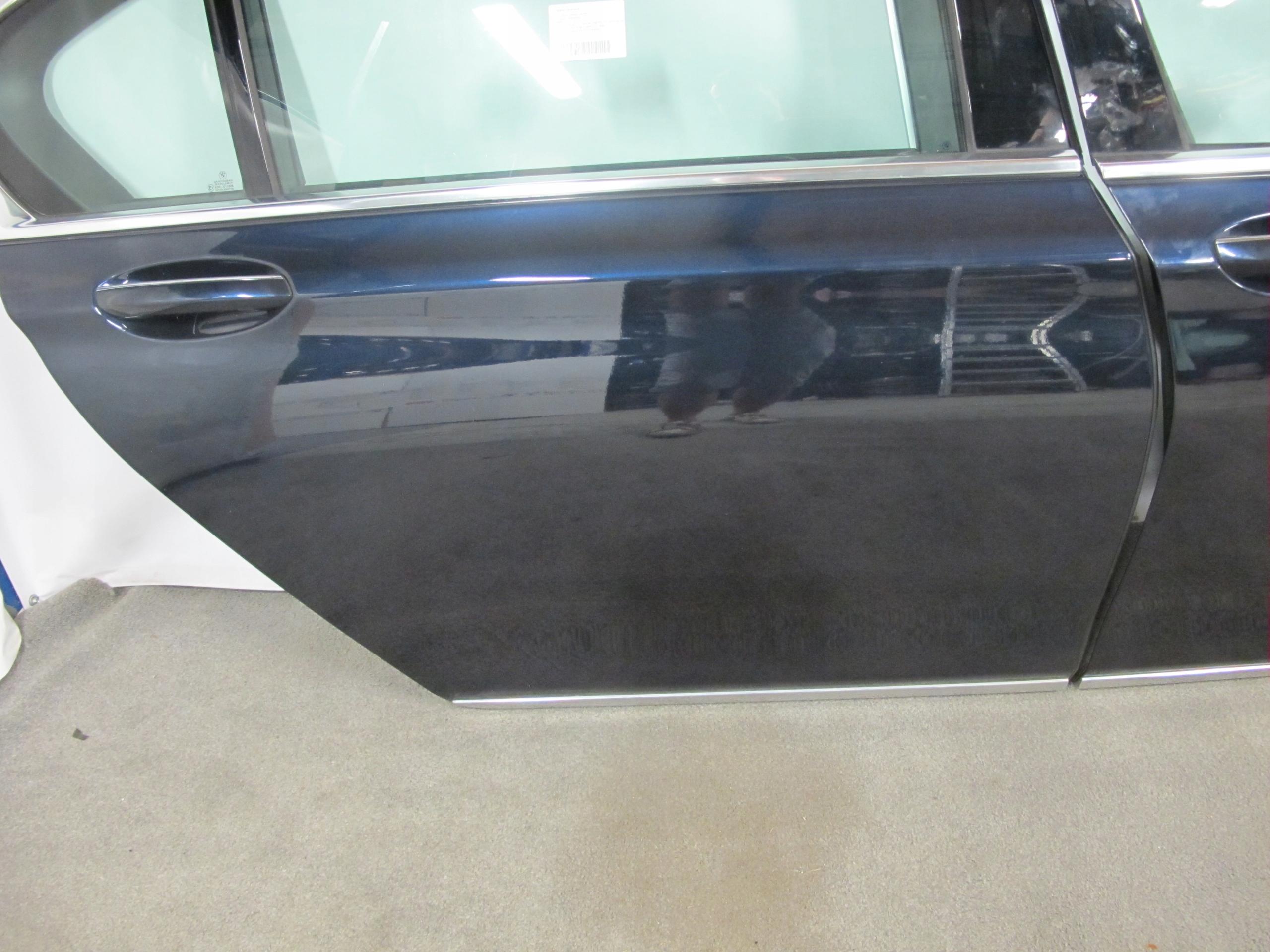 DRZWI PRZÓD TYŁ PRAWA BMW G12 G11 A89 Strona zabudowy przód - prawa