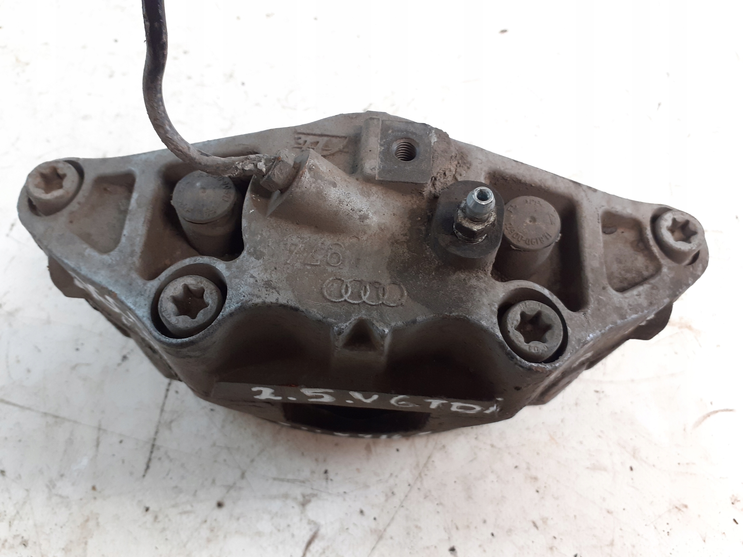 caliper right front AUDI A6 C5 2.5 TDI V6