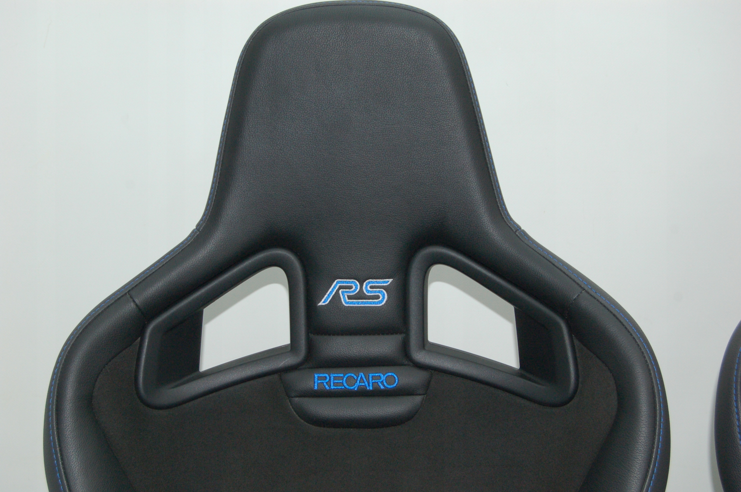 Сиденья Recaro CS Ford Focus MK4 RS