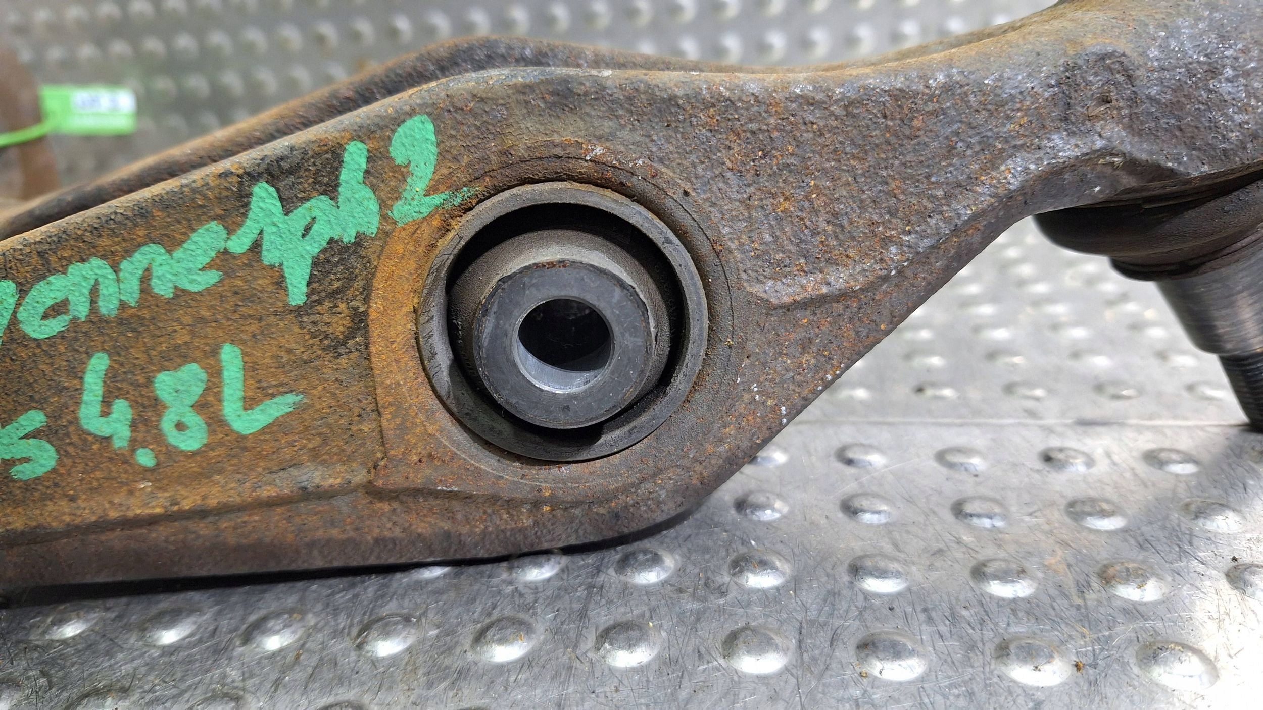 arm left front lower 7L0407153C PORSCHE CAYENNE and 7L5 GTS 4.8 V8
