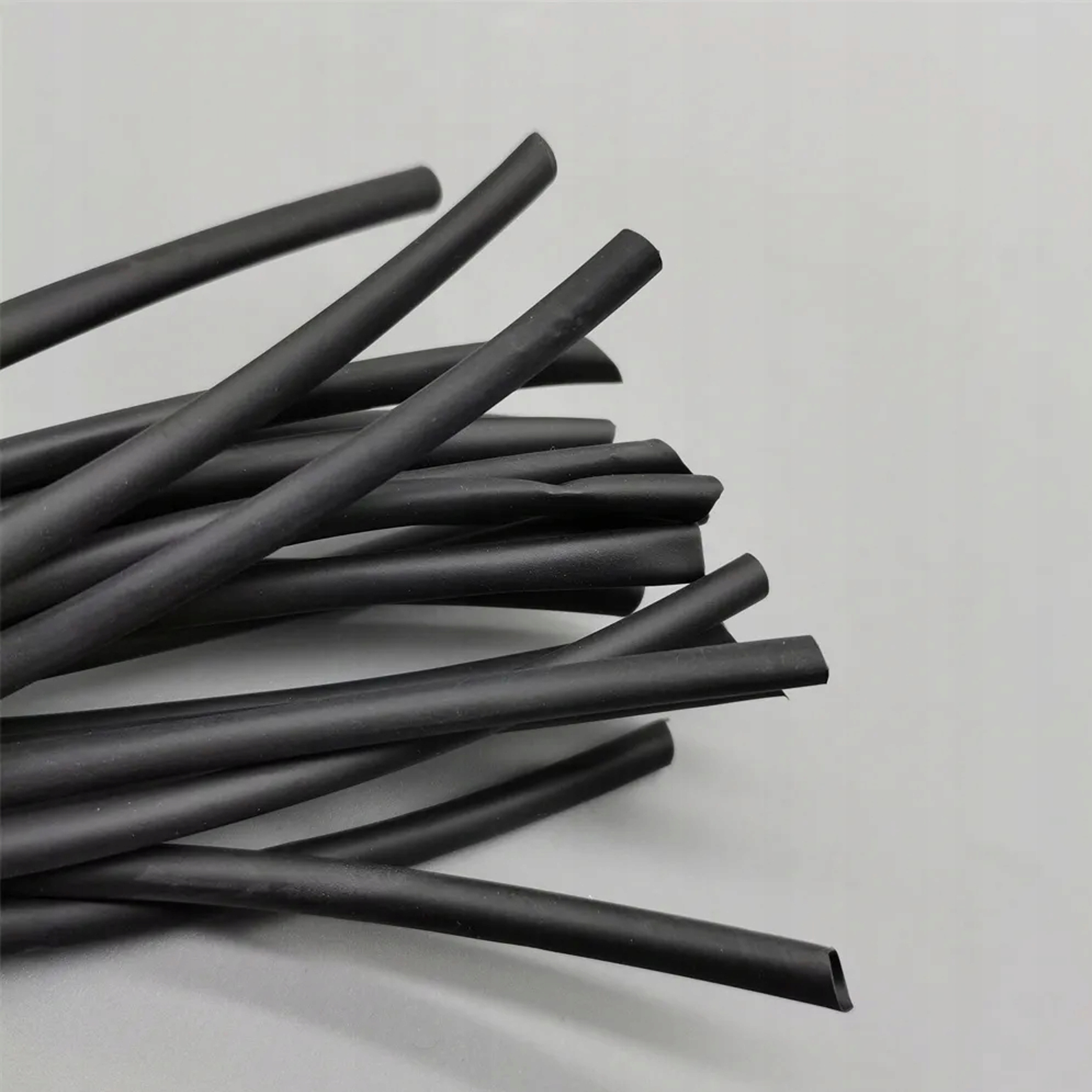 1m RURKA TERMOKURCZLIWA IZOLACJA KOSZULKI 2,5mm 1,25mm OCHRONNA CZARNA Kod producenta 75-506#