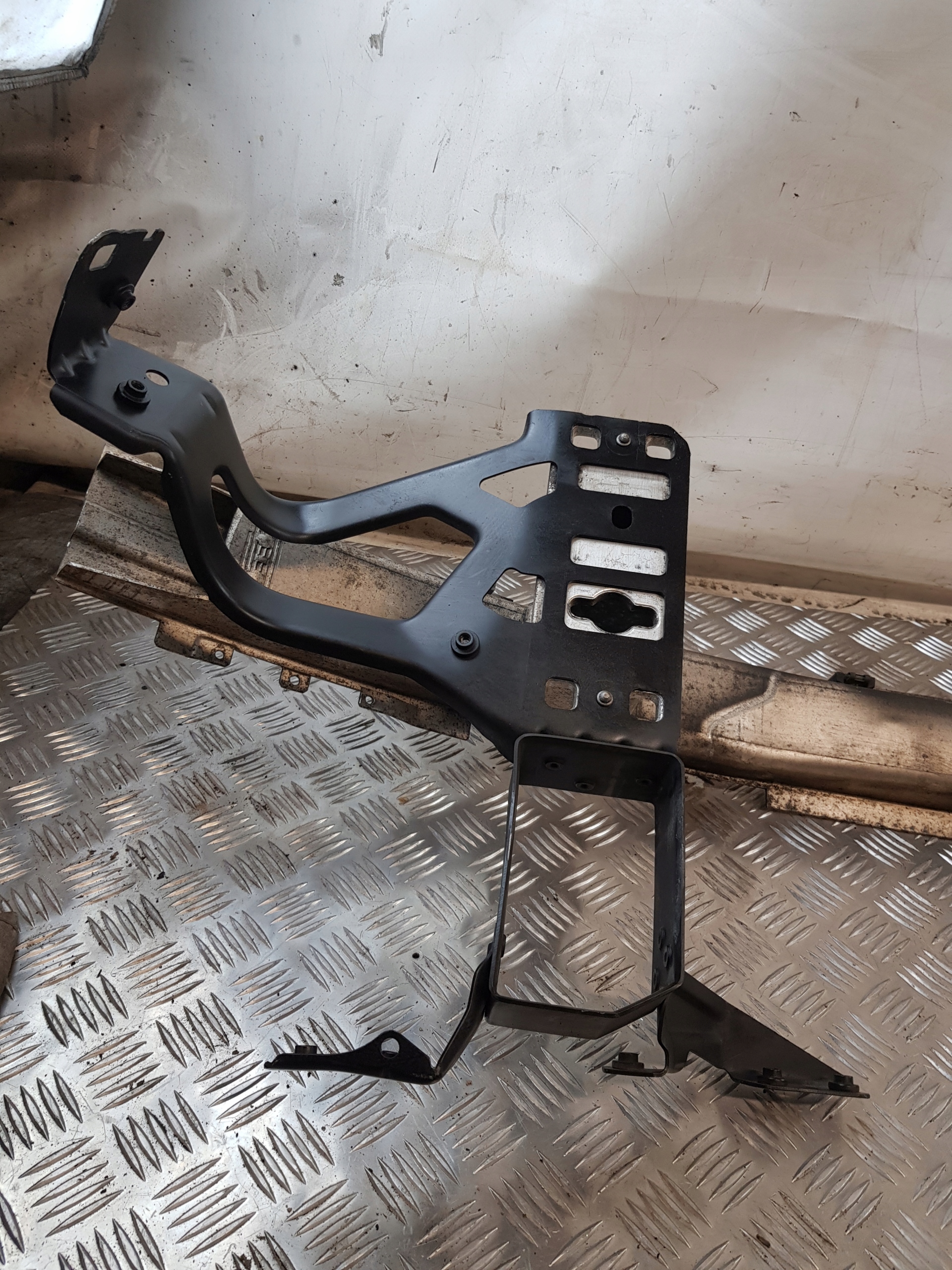 bumper support front 7148586 BMW E60 sedan 06R