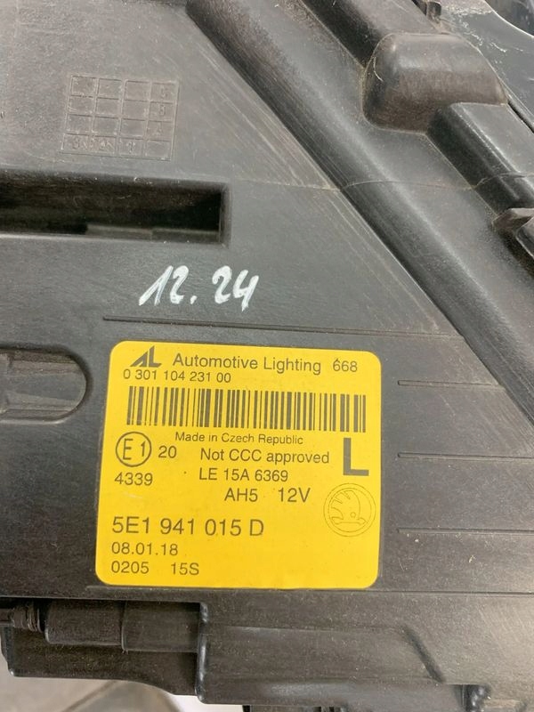 Skoda Octavia 3 III FL 17-20r Reflektor left light left Lift
