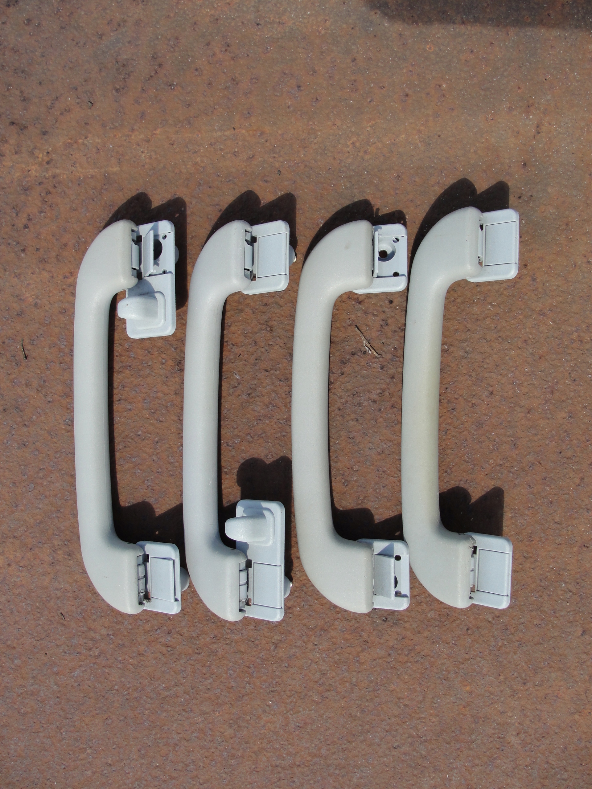 RĄCZKA PODSUFITKI MERCEDES CLK W208 KOMPLET SZARE