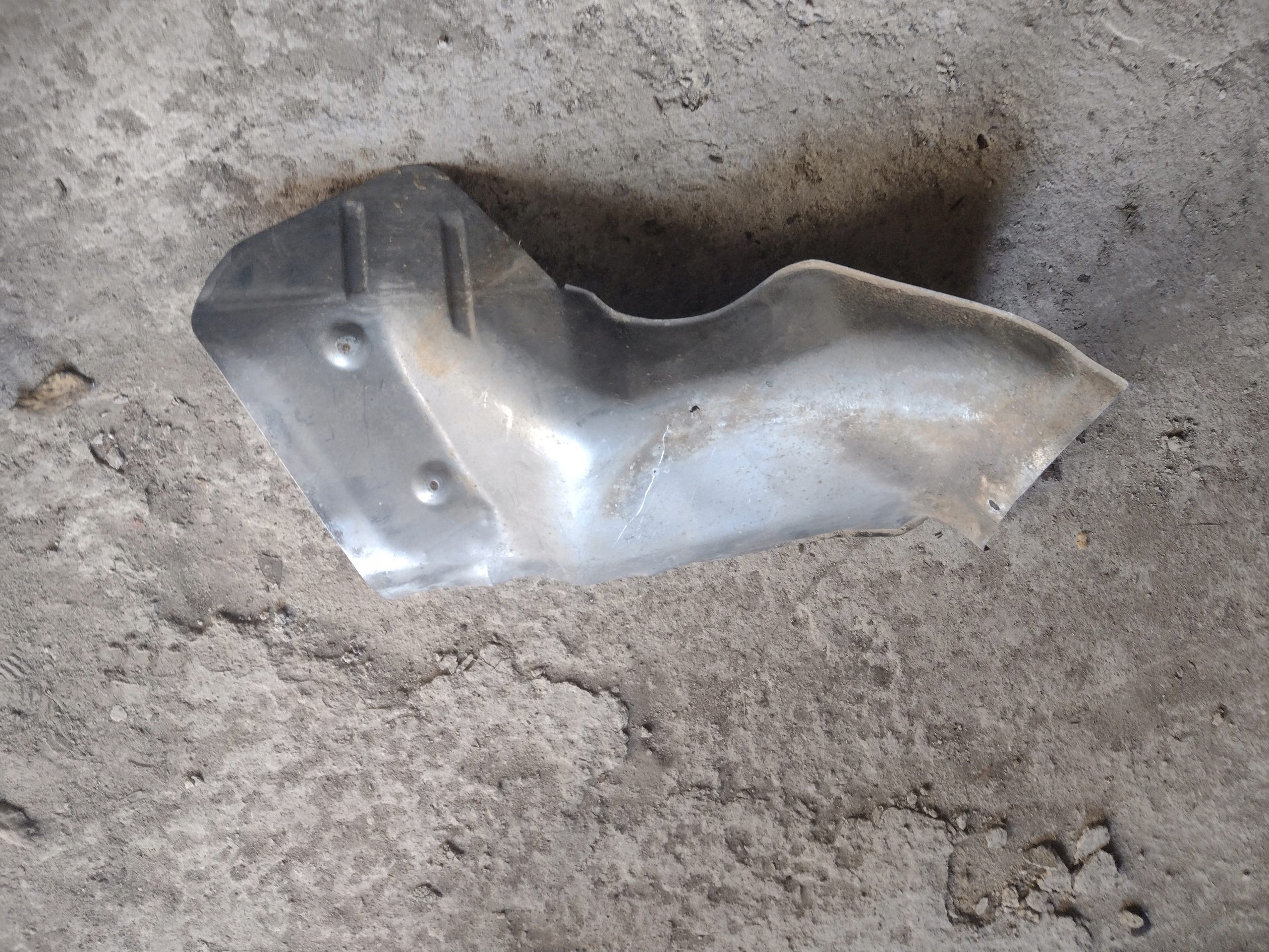 Mercedes W123 вихлопний тепловий екран