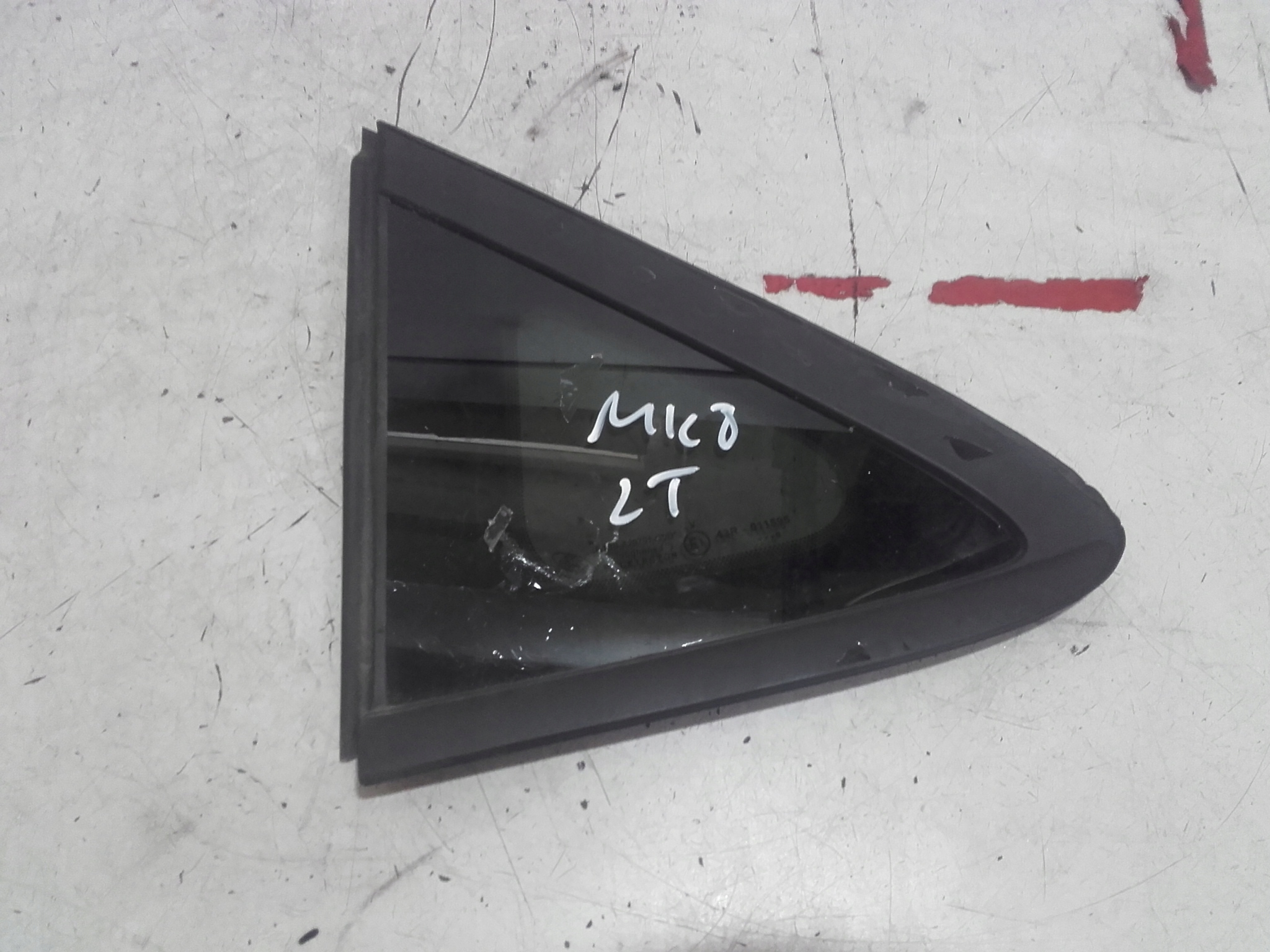 FORD FIESTA MK8 ЗАДНЕЕ ЛЕВОЕ СТЕКЛО