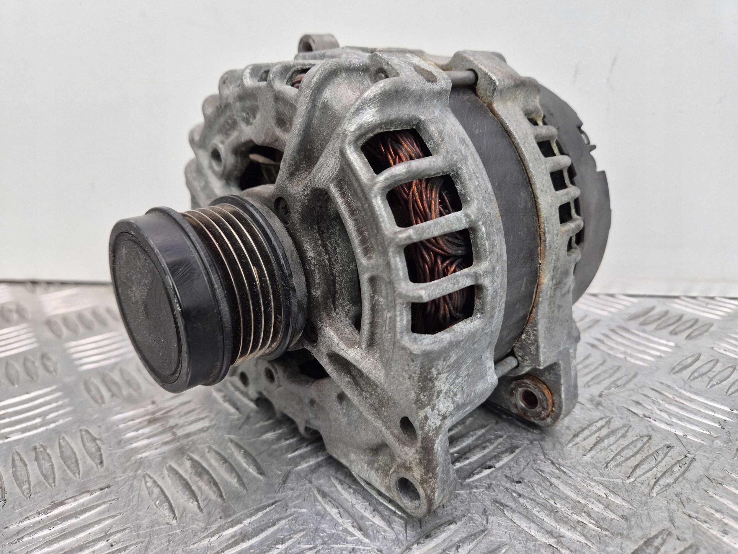 Mercedes CLA220 X117 Alternator A0009061903
