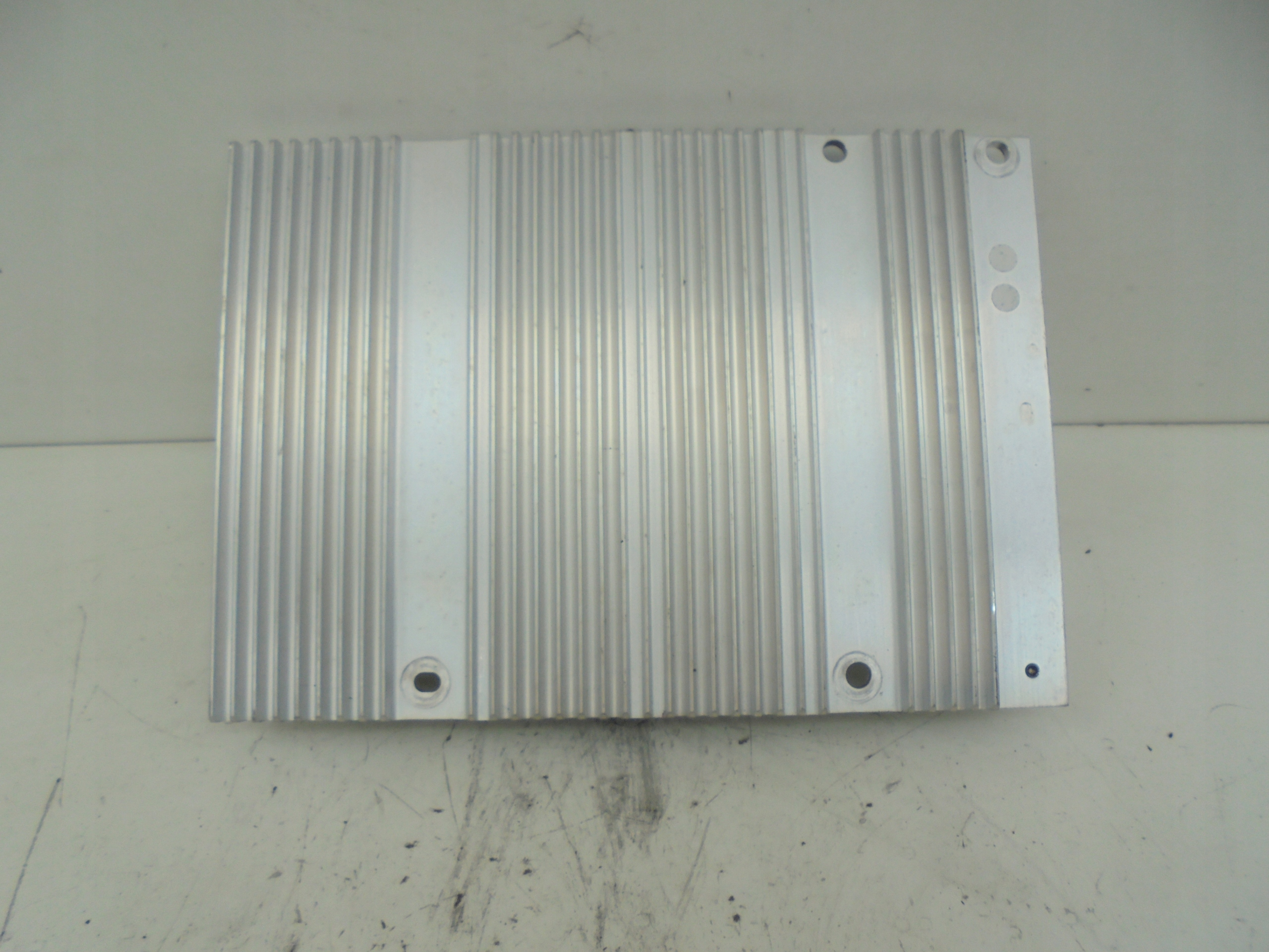 RADIO WZMACNIACZ 30679536 S40 II V50 Producent części Saab OE