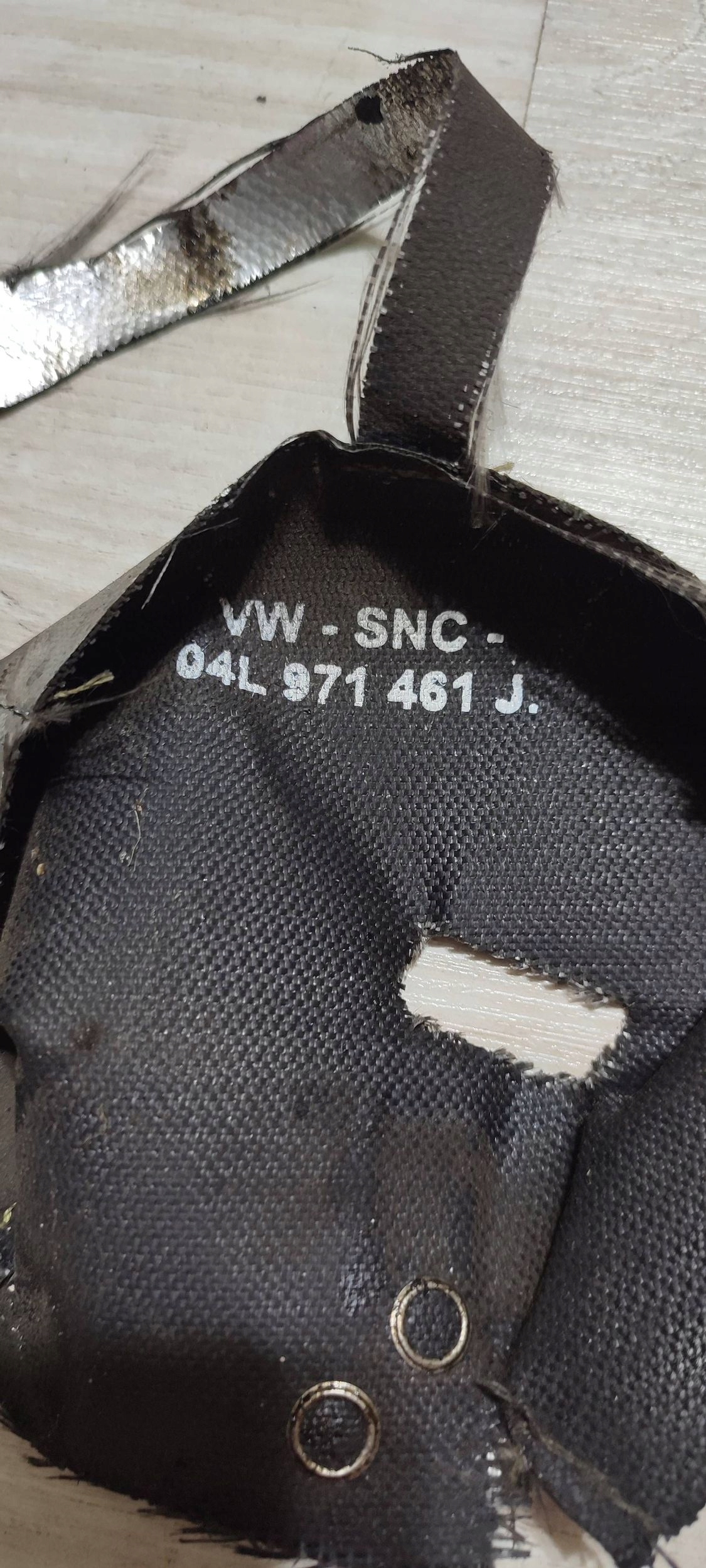 Blende Abdeckung termiczna Volkswagen Caddy 04L971461J