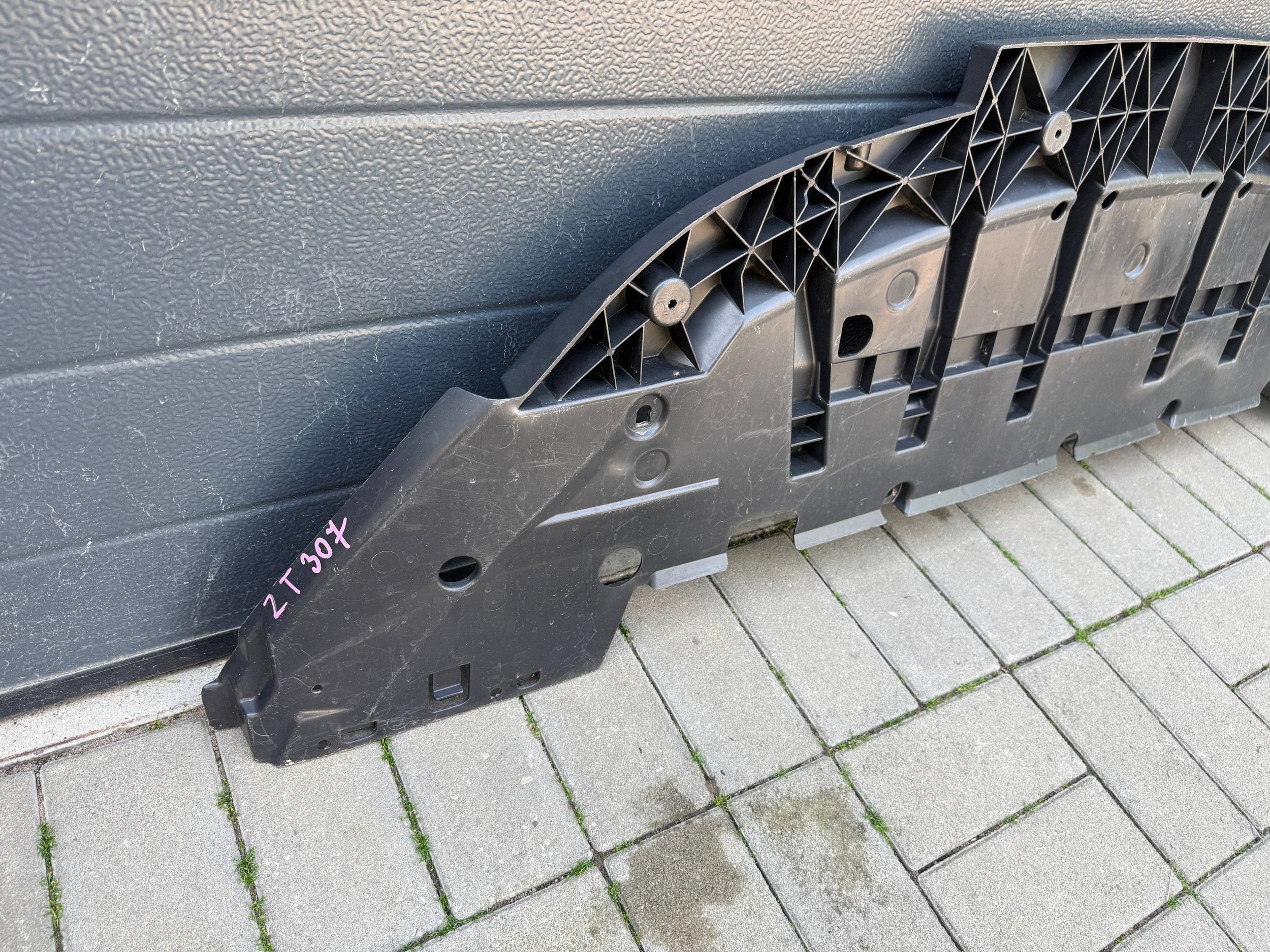 Renault Zoe Lift 19- cover below bumper front front 622353764R