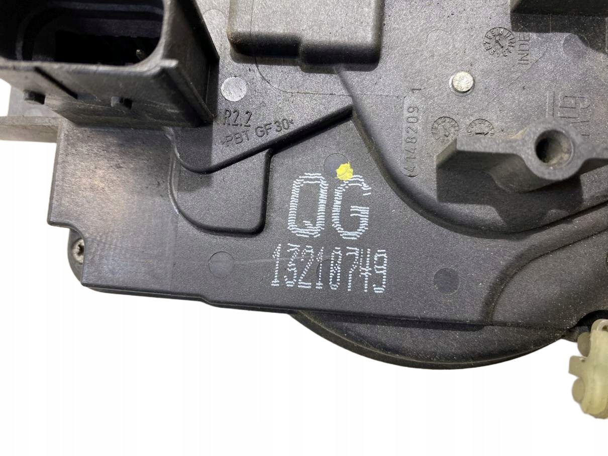 lock door right front OPEL ZAFIRA B 4 PIN 13210749