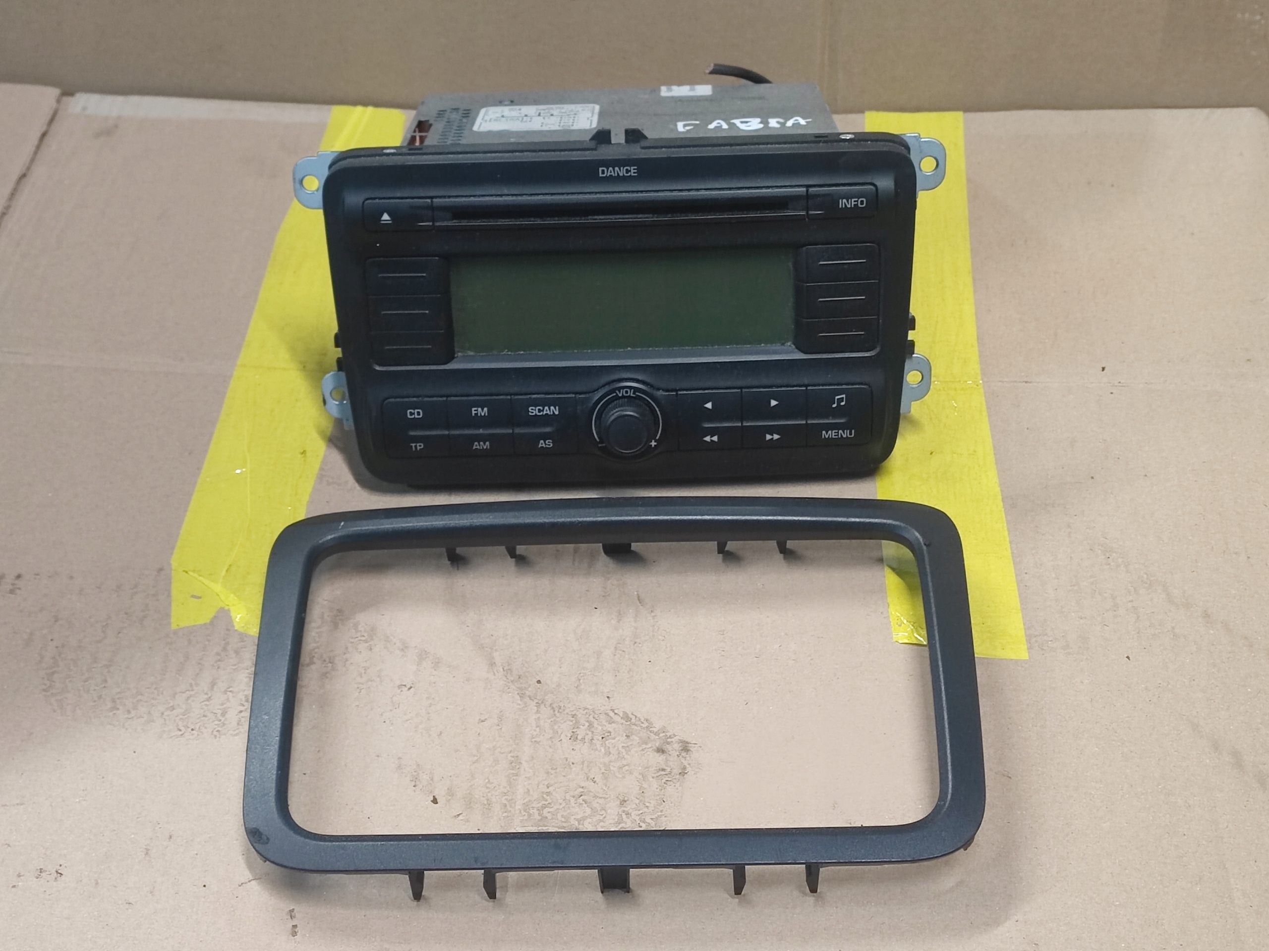 SKODA FABIA II RADIO FABRYCZNE CD DANCE + KOD
