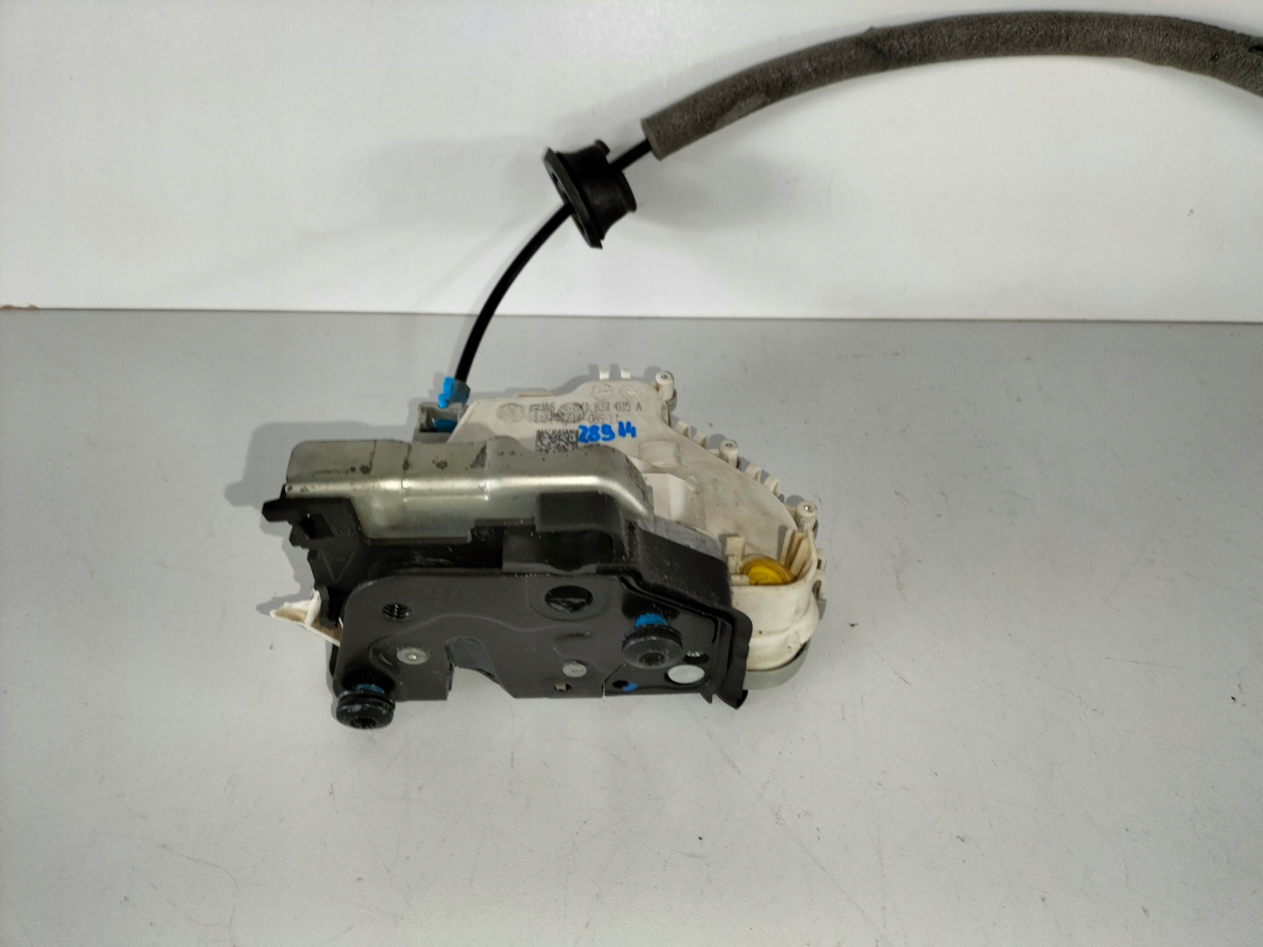 lock door front left AUDI A1 14- A3 8V 15- Q2