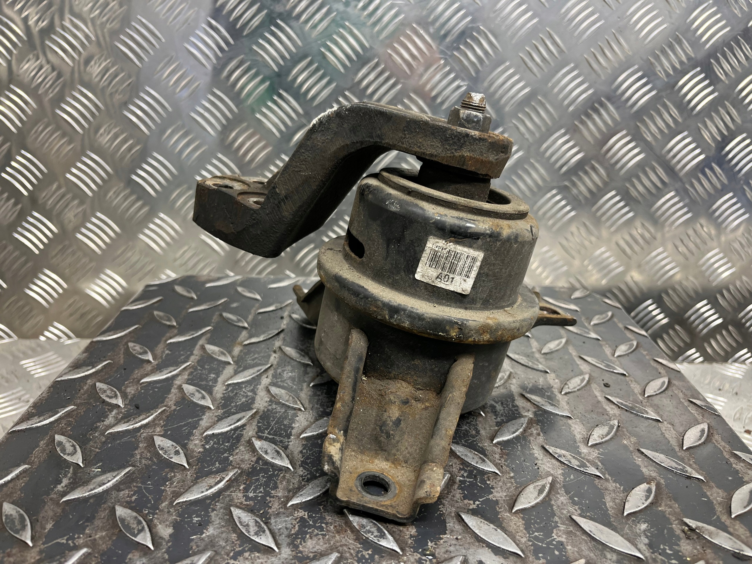 engine mount KIA SOUL 21810-2X000