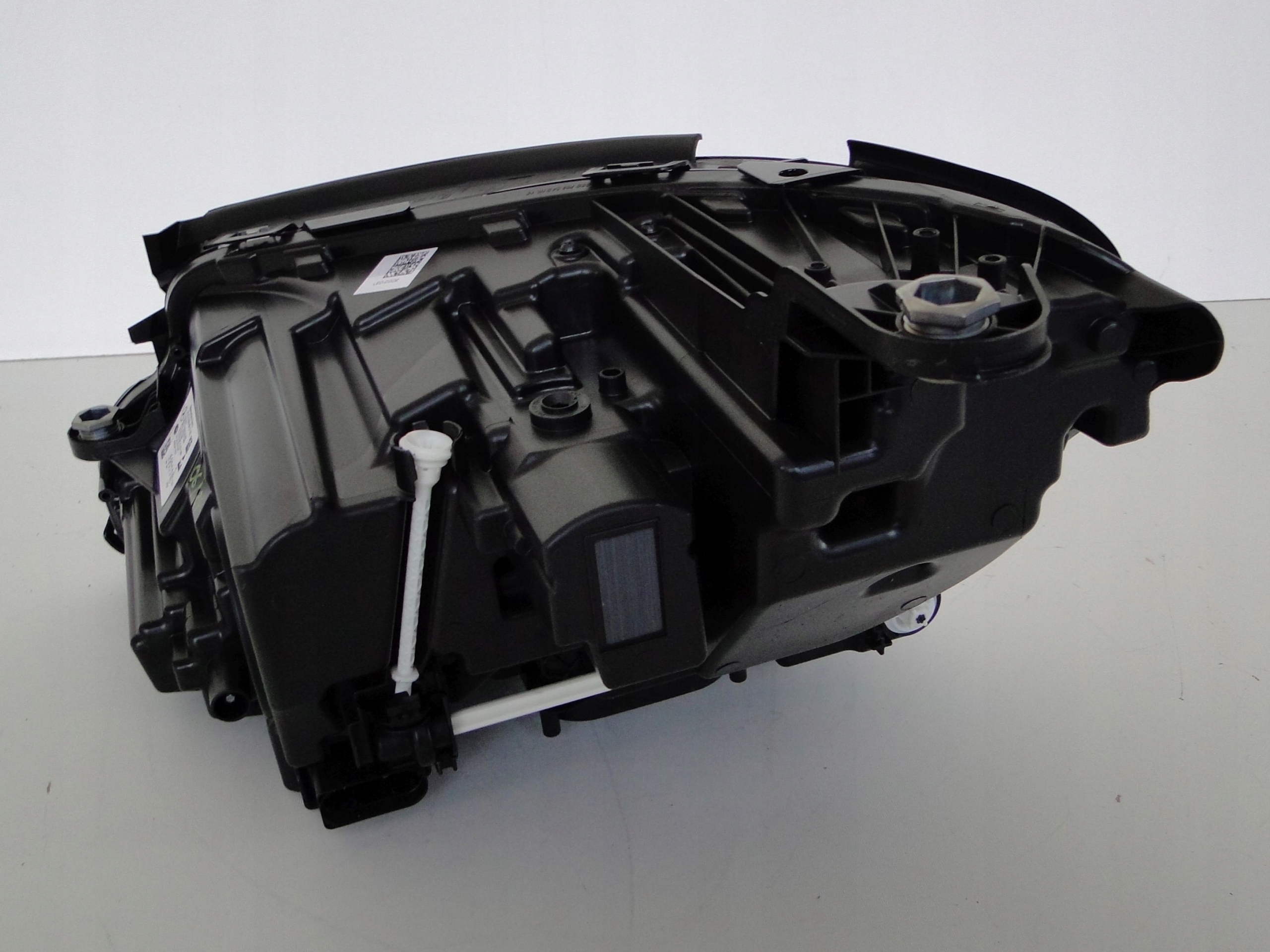 MERCEDES E W213 S213 213 PRZED LITEM LAMPA PRAWA LED HIGH PERFORMANCE Wersja Europejska