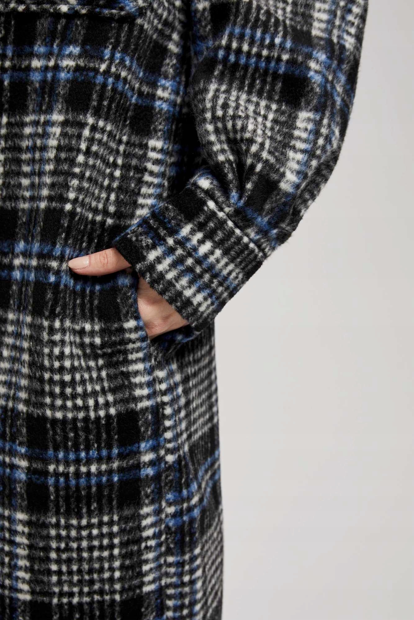 Długi płaszcz w kratę M od MOODO Rodzaj oversize