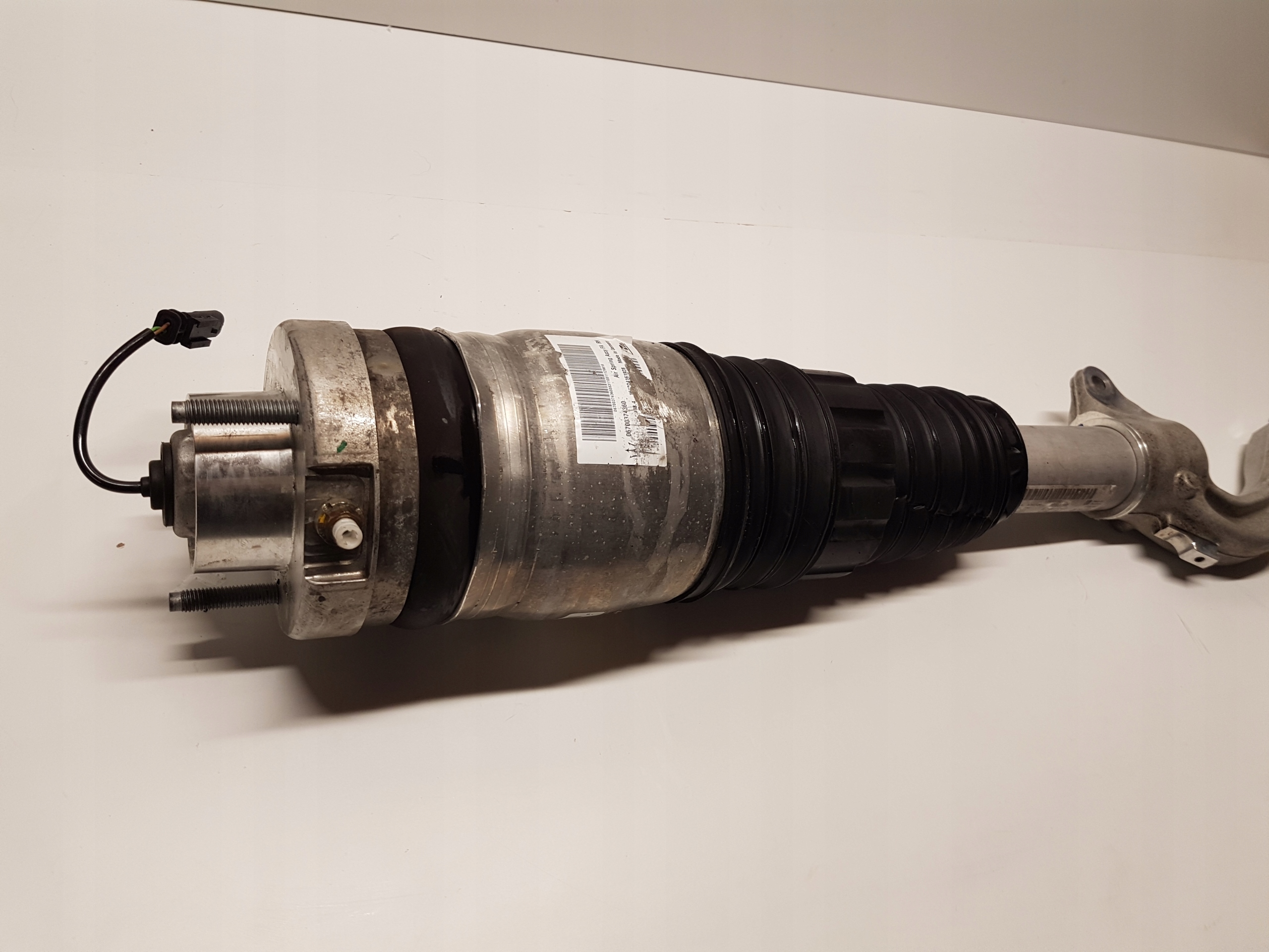 shock absorber front right MASERATI LEVANTE 06700374380
