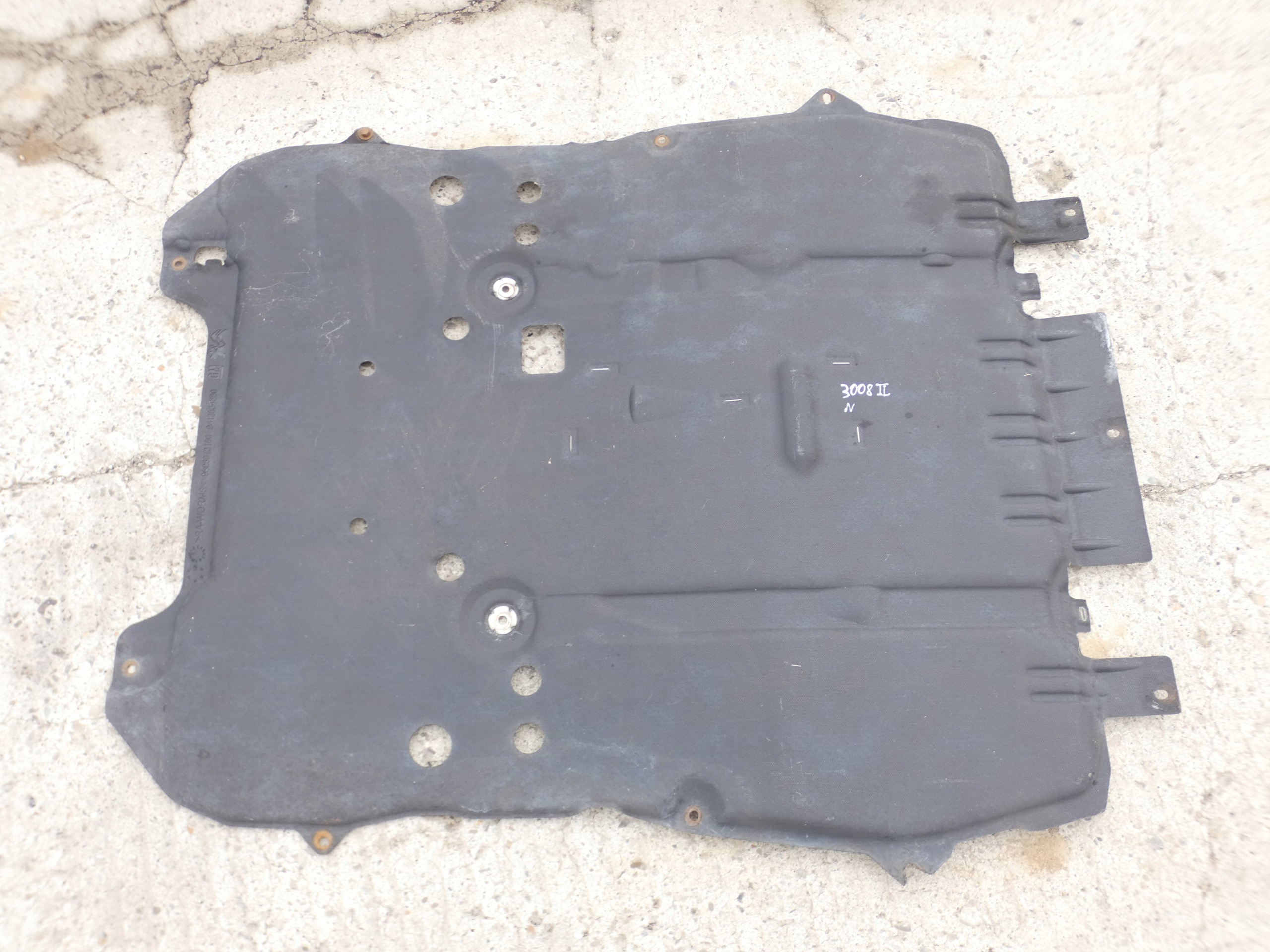 Peugeot 5008 3008 II 2017 - cover below engine 9814552880