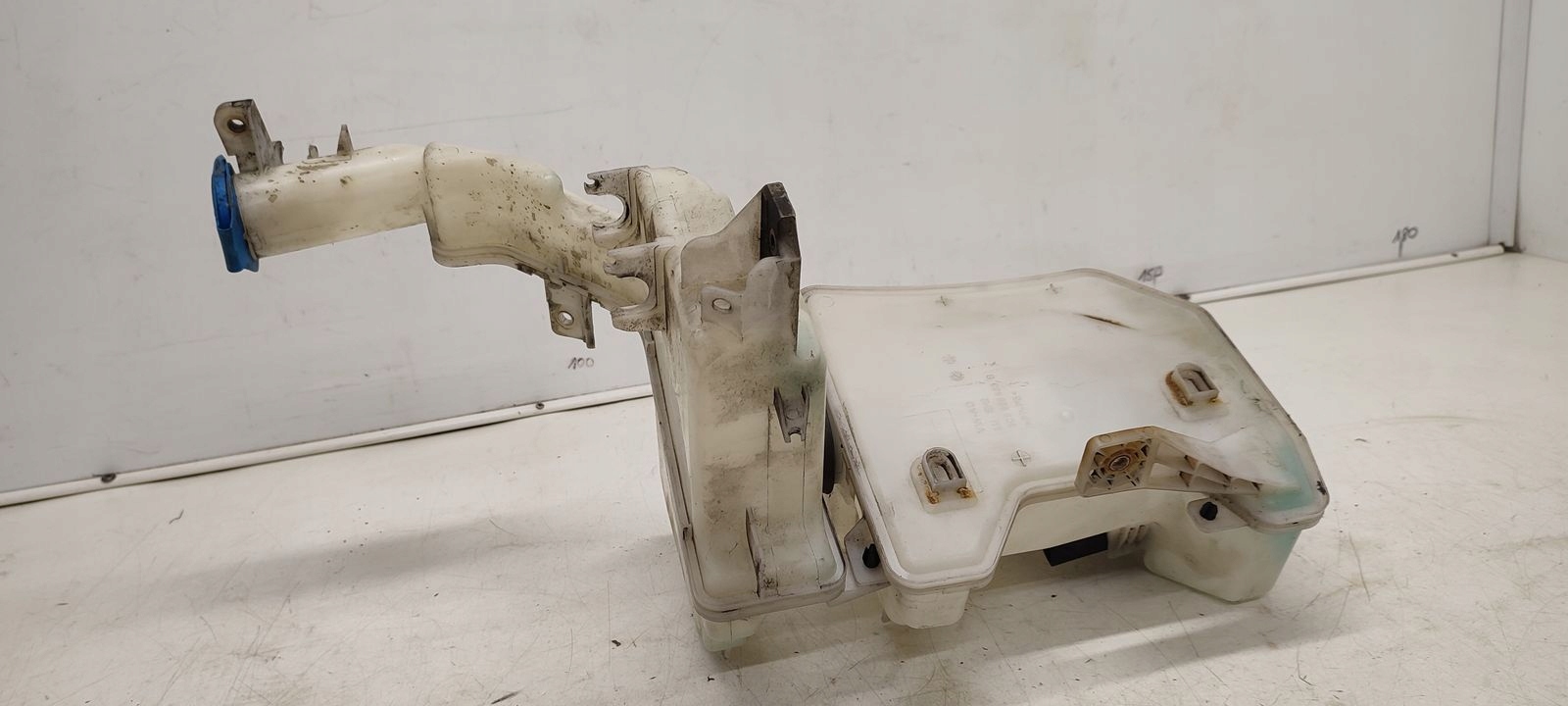 Behälter Spritzdüse Behälter VW Passat CC 2,0 TDI
