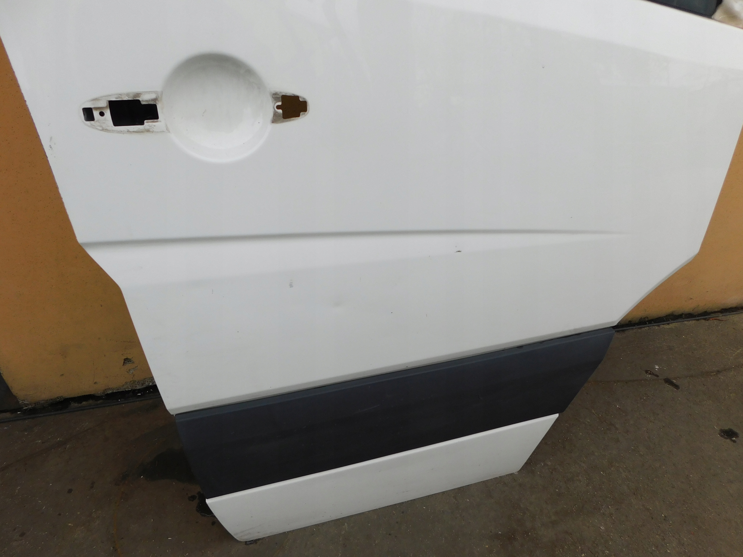 Mercedes Sprinter 906 VW Crafter door right of the passenger front nice