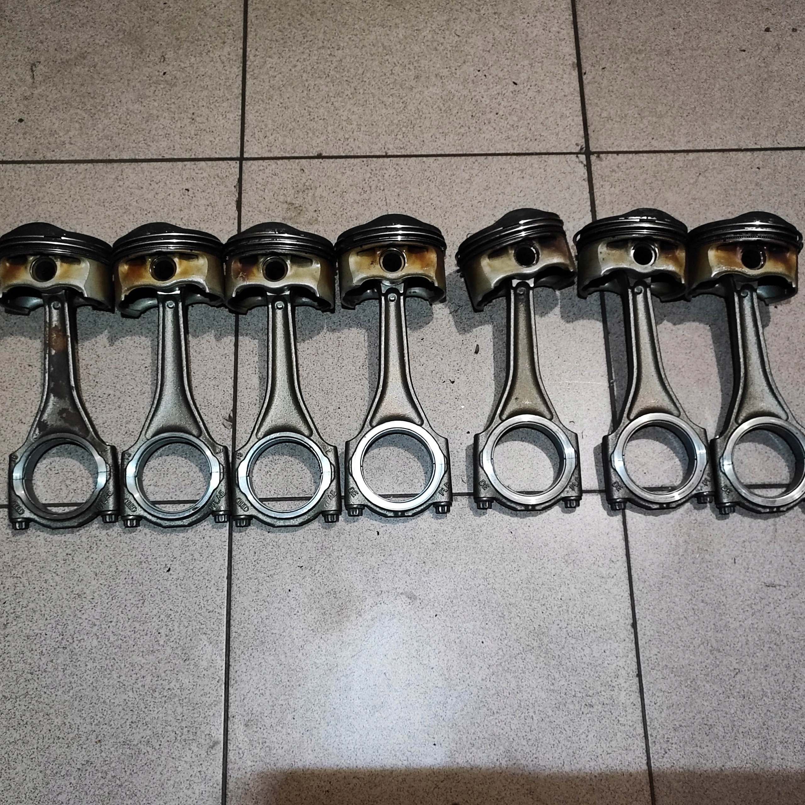 TŁOK TŁOKI KORBA AUDI A6 C6 S6 A8 S8 D3 5.2 V10 Typ silnika Benzyna