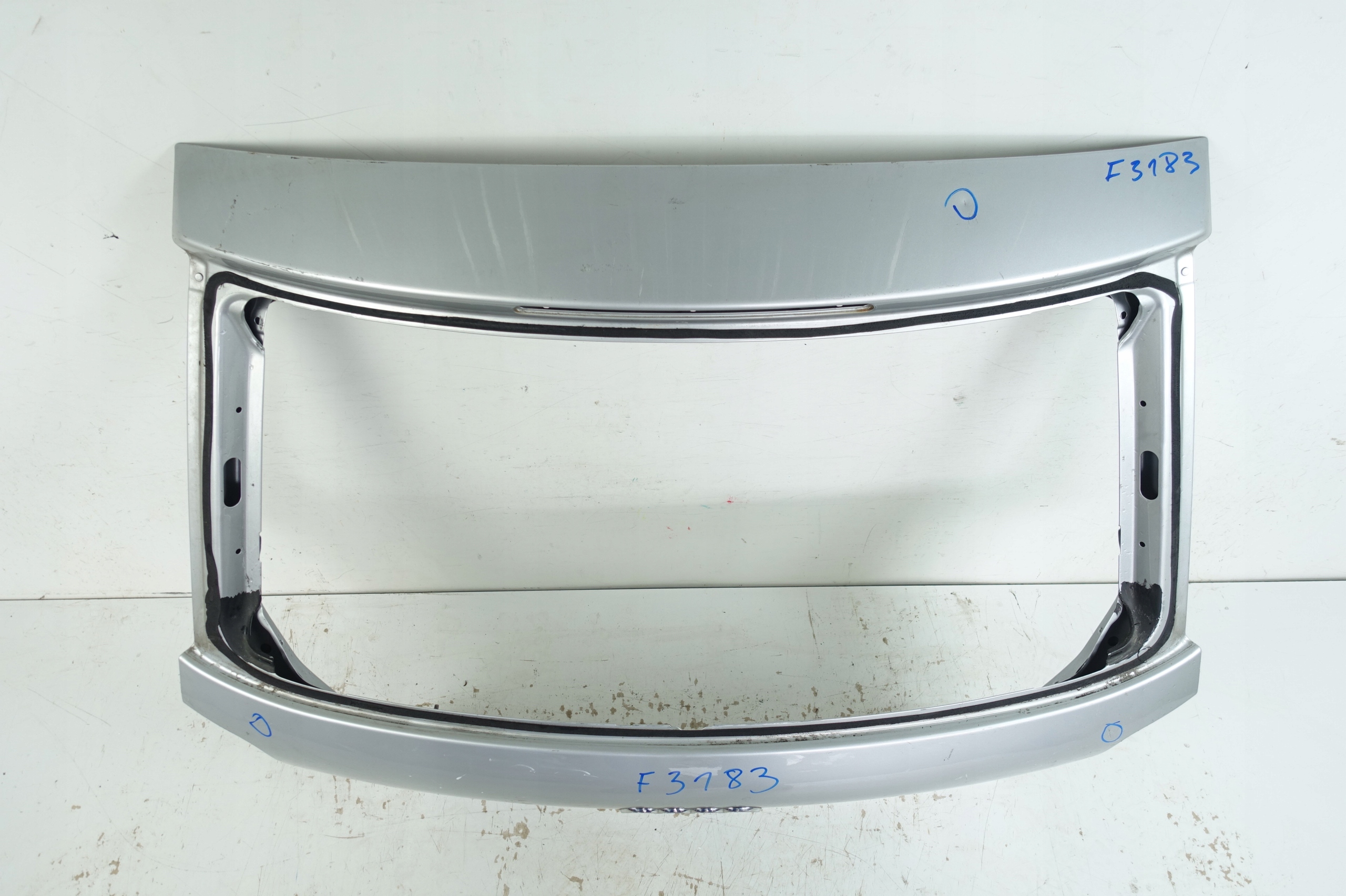 AUDI A3 8P 2004- Abdeckung heckklappe kofferraumdeckel Kofferraum