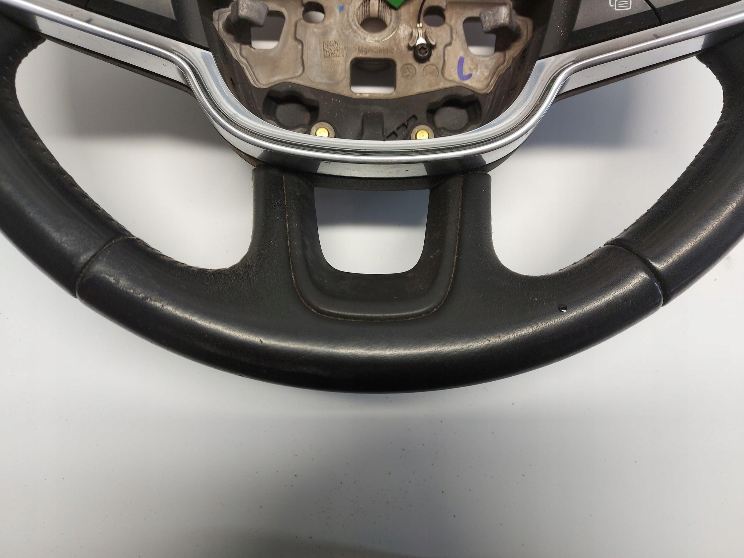 VOLVO XC40 D3 lenkrad multimedialna Leder 32227629