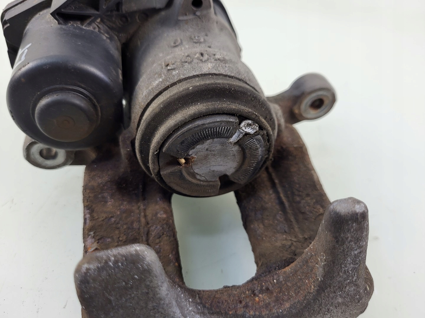 AUDI Q3 8U LIFT 1.4 TFSI caliper brake left rear part