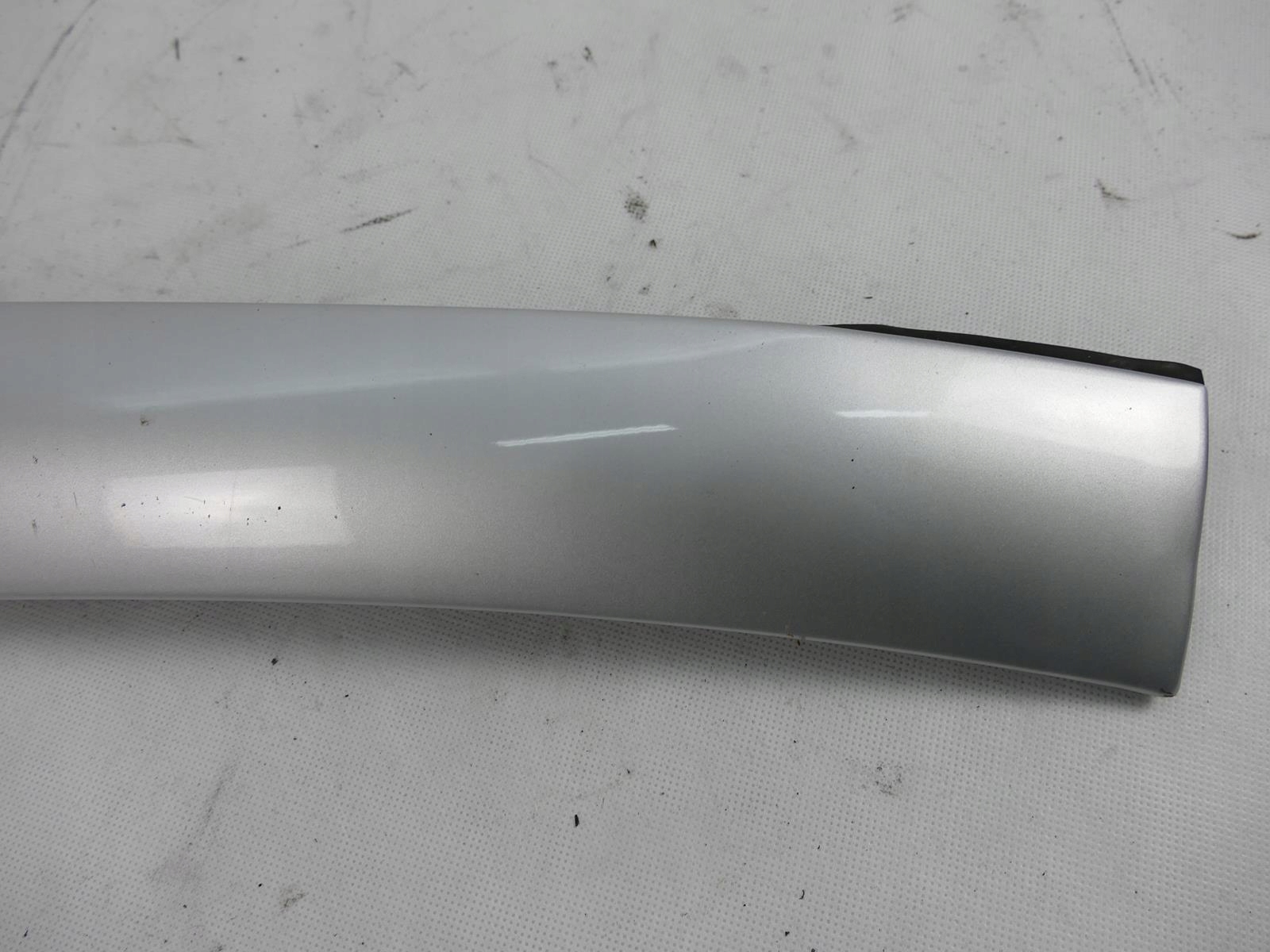 MERCEDES SLK R171 LISTWA SZYBY SLUPEK LEWY 775 LP Part number A1716900139