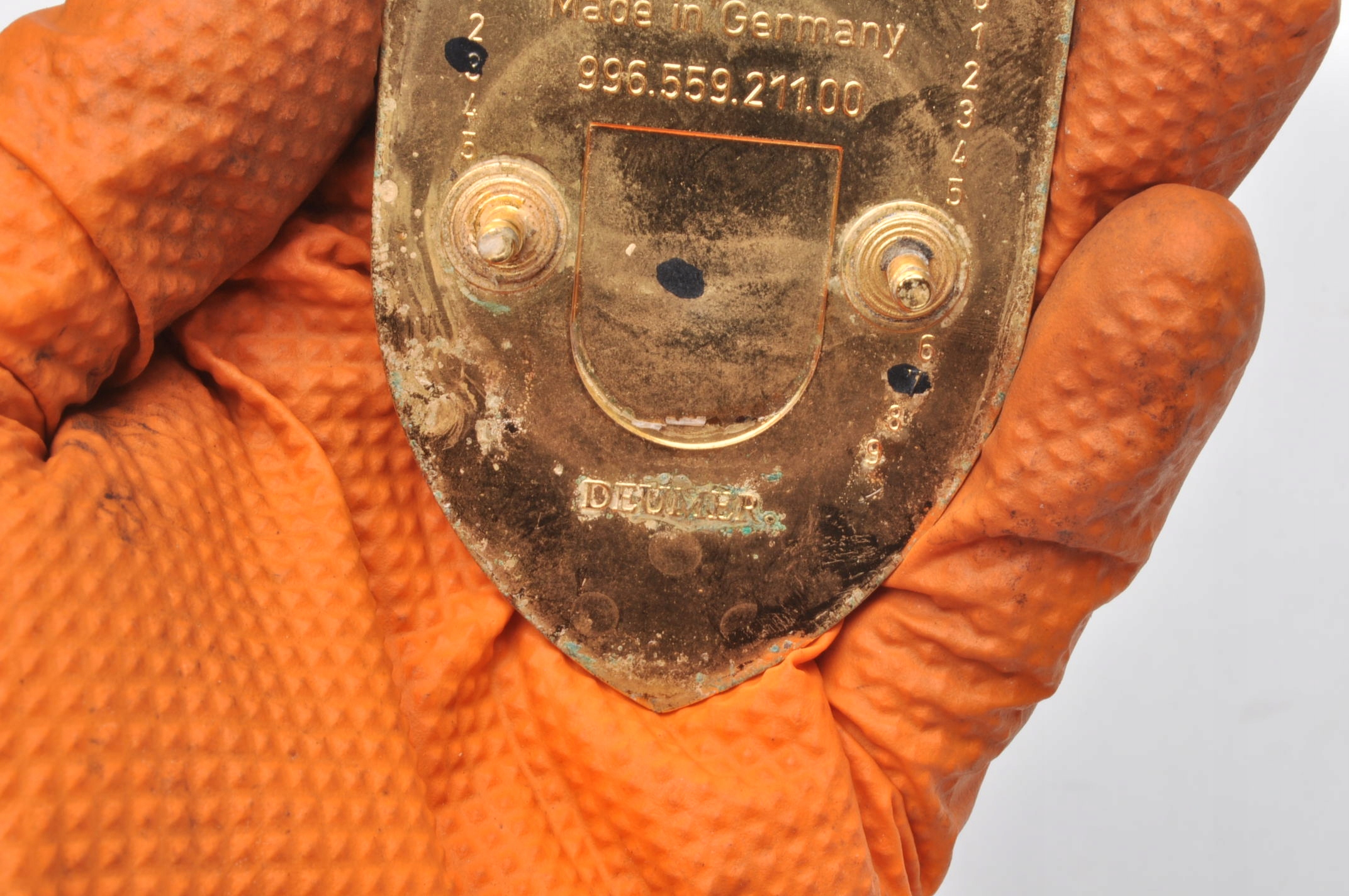 PORSCHE ZNACZEK LOGO EMBLEMAT MASKI 99655921100 Numer katalogowy części 99655921100