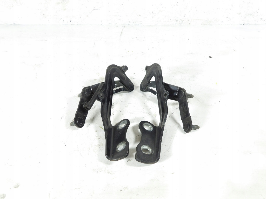 FORD S-MAX and bonnet hinges