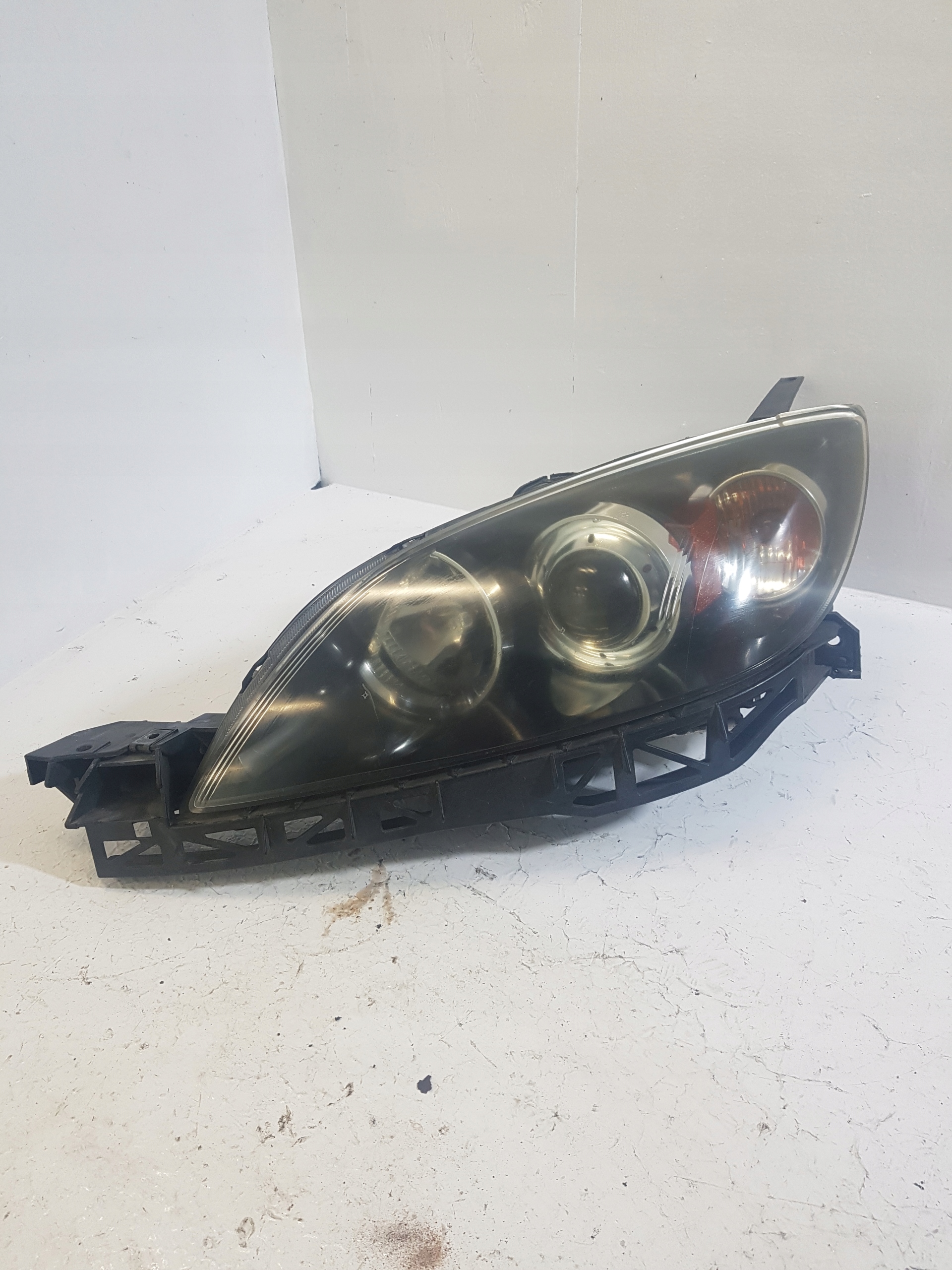 light left front MAZDA 3 XENON