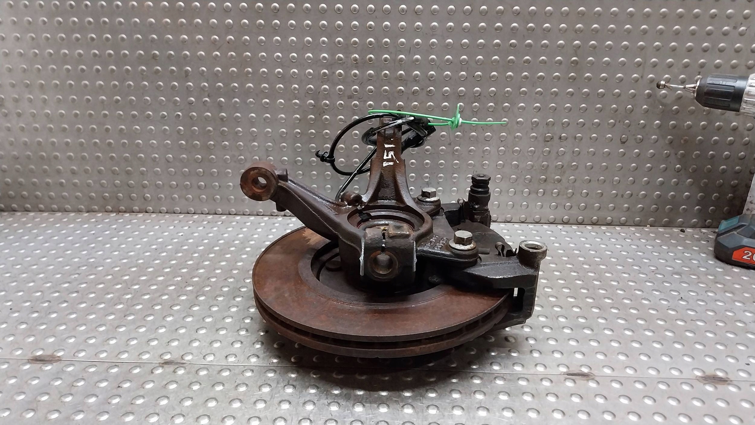swing left front 8V51-3K171-AF/BE FORD FIESTA MK6 MK7