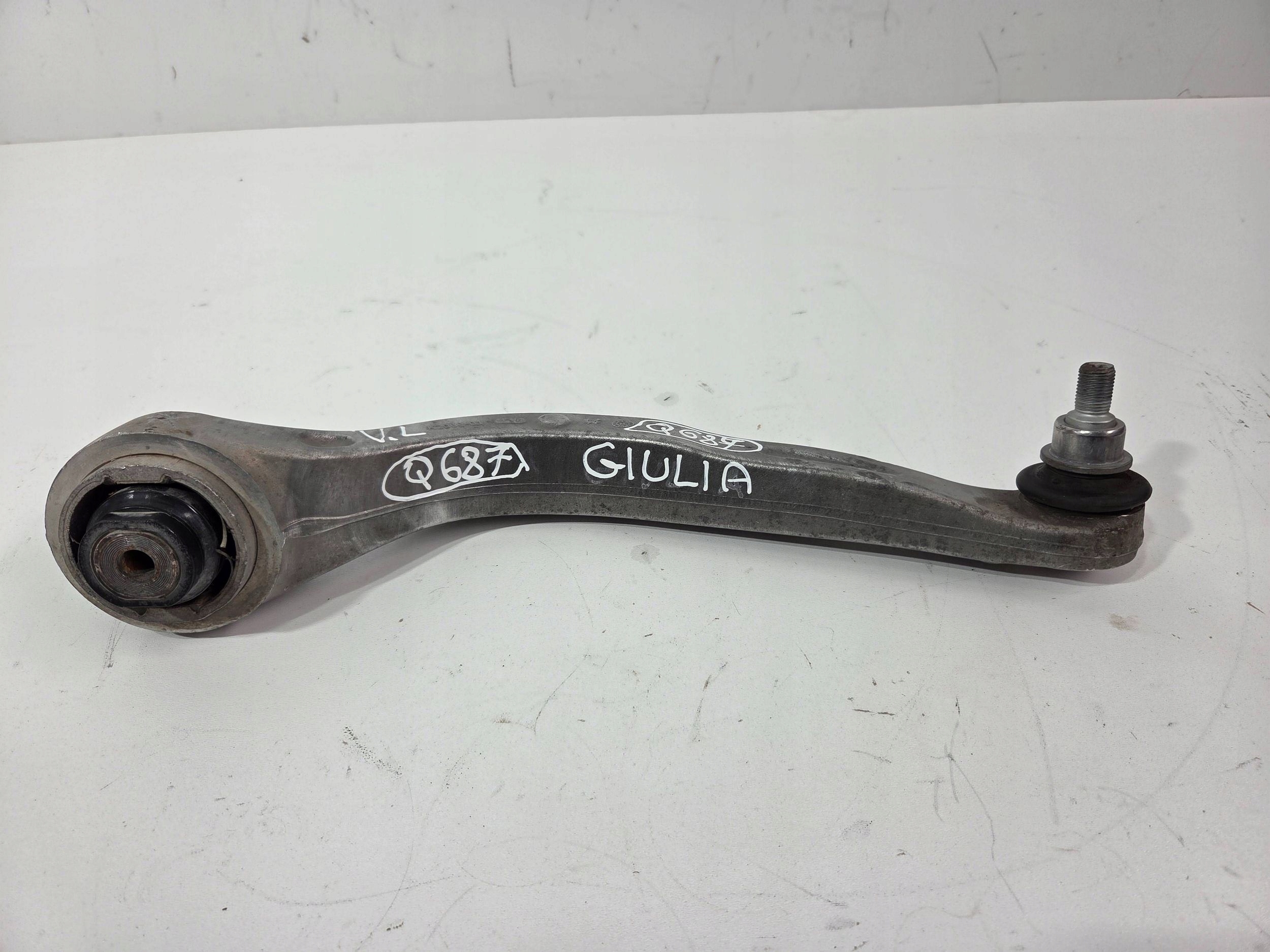 Alfa Romeo Giulia arm front left K2059-01 front NAPED (Q687)