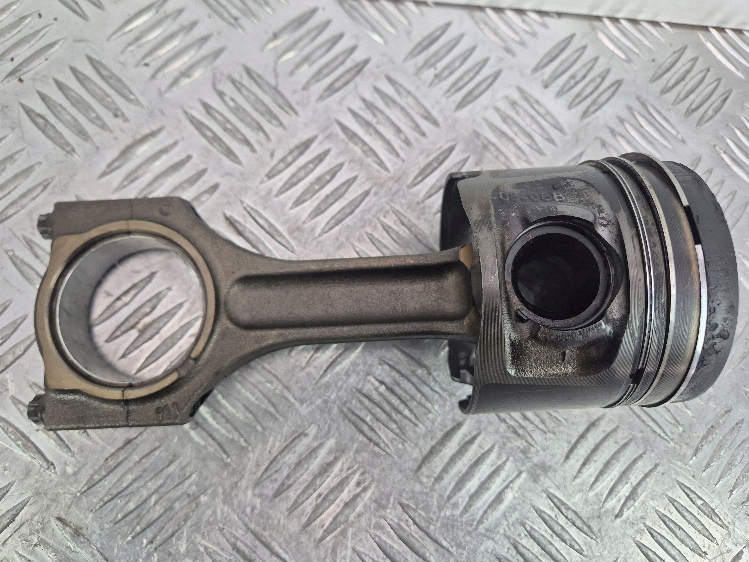 piston avec bielle BMW 3 E90 E91 318d 0840BB N47D20A