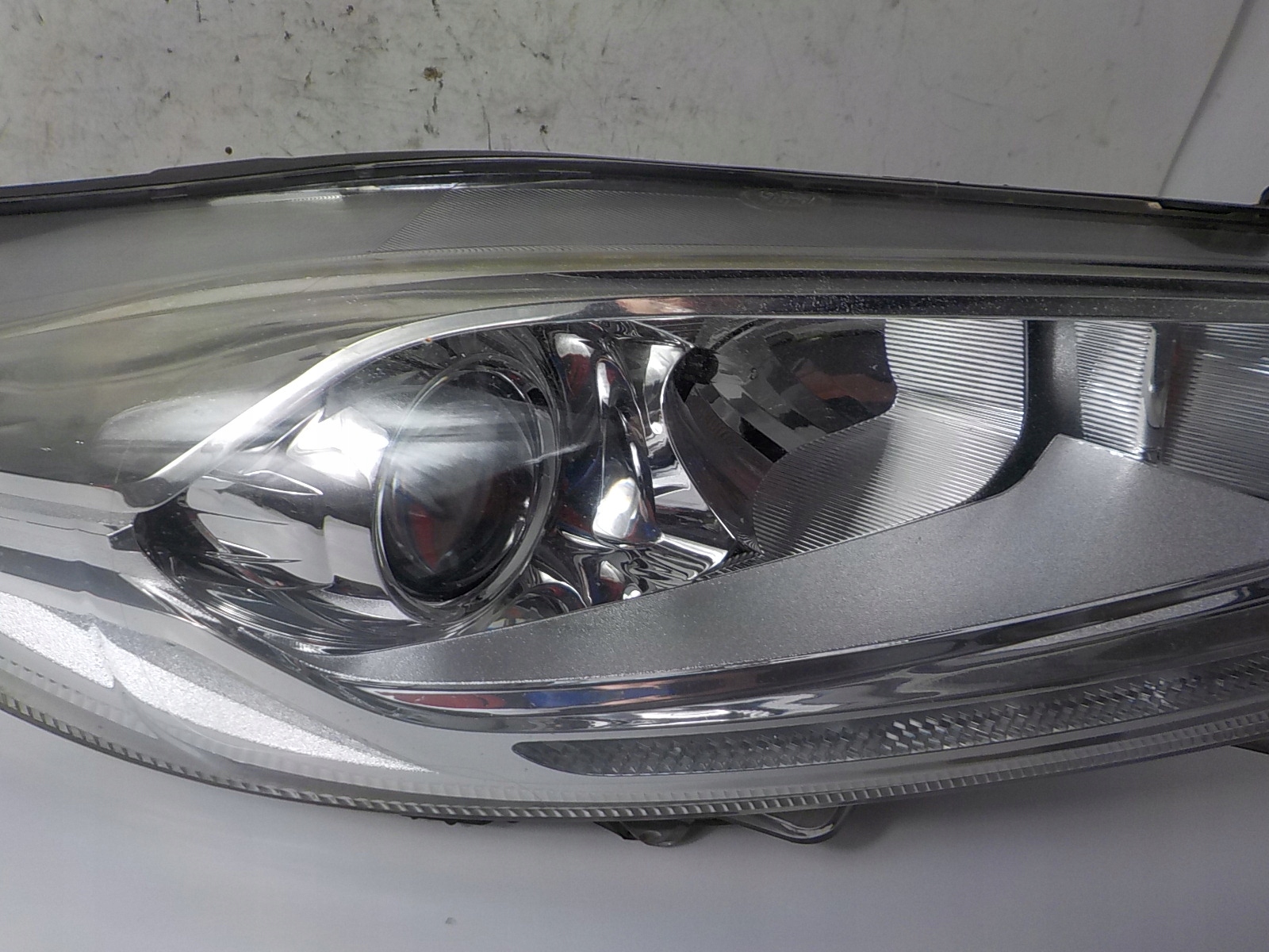 FORD FIESTA MK7 VII LIFT light right front front UK