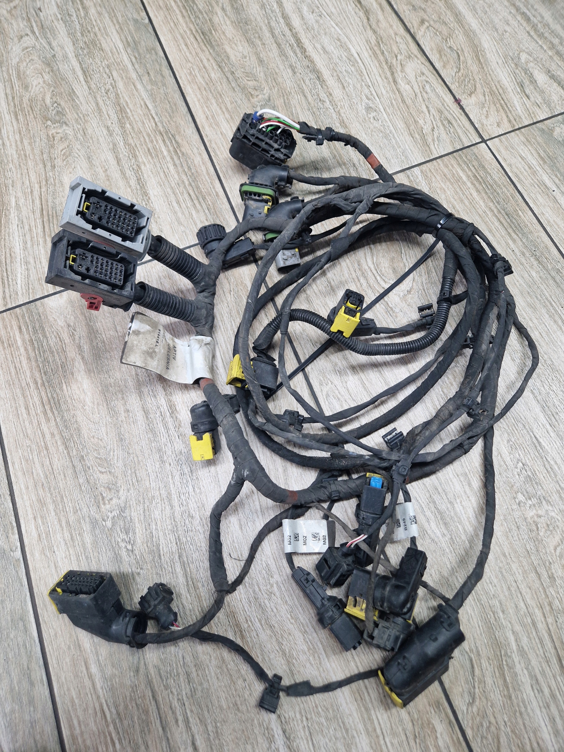 INSTALACJA WIĄZKA ŚWIATEŁ PRZÓD PRZEDNIA ZDERZAKA RADAR VOLVO FH 4 FM 4