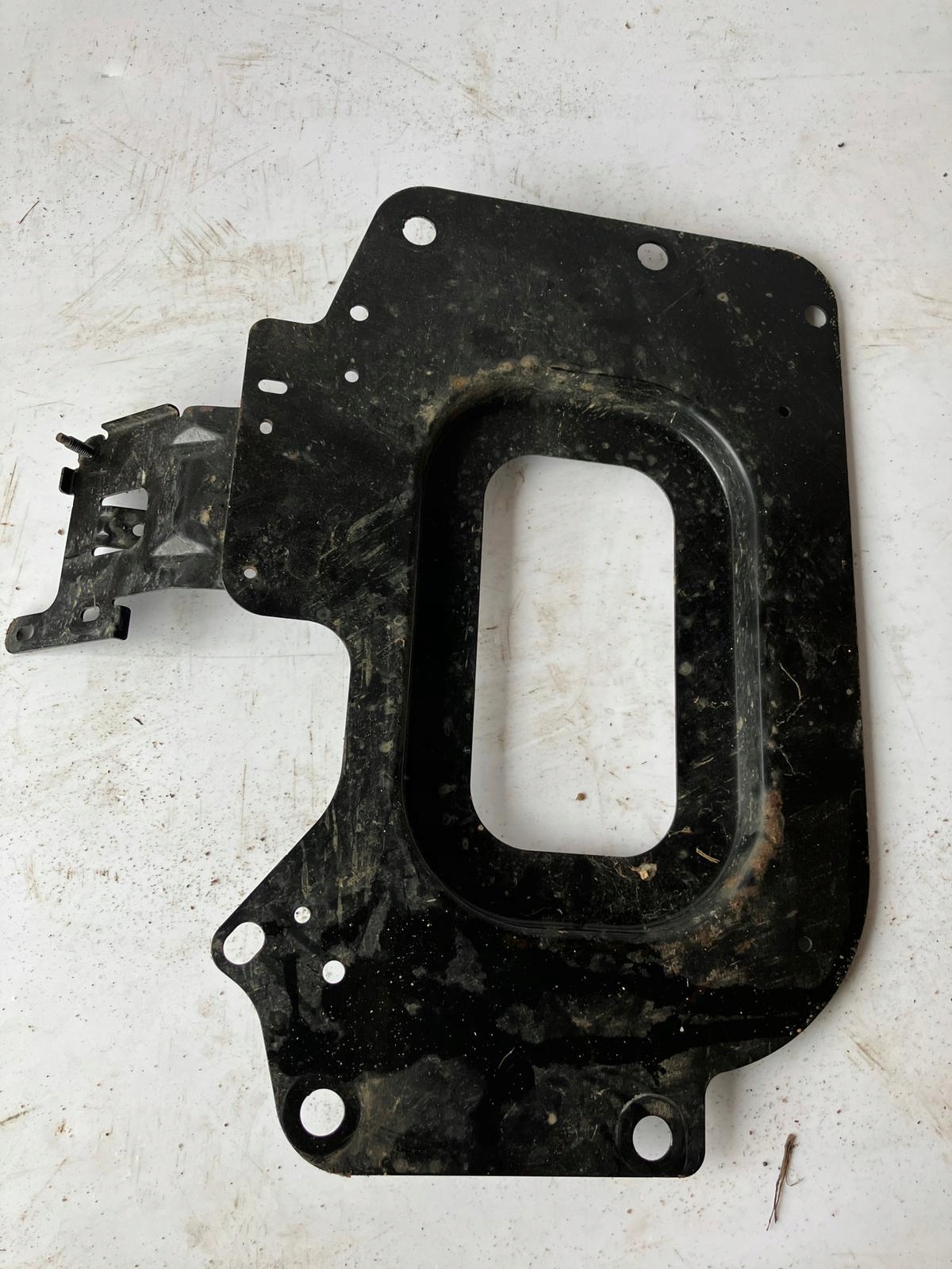 КРІПЛЕННЯ КАБЕЛЮ RENAULT ZOE 241372346R