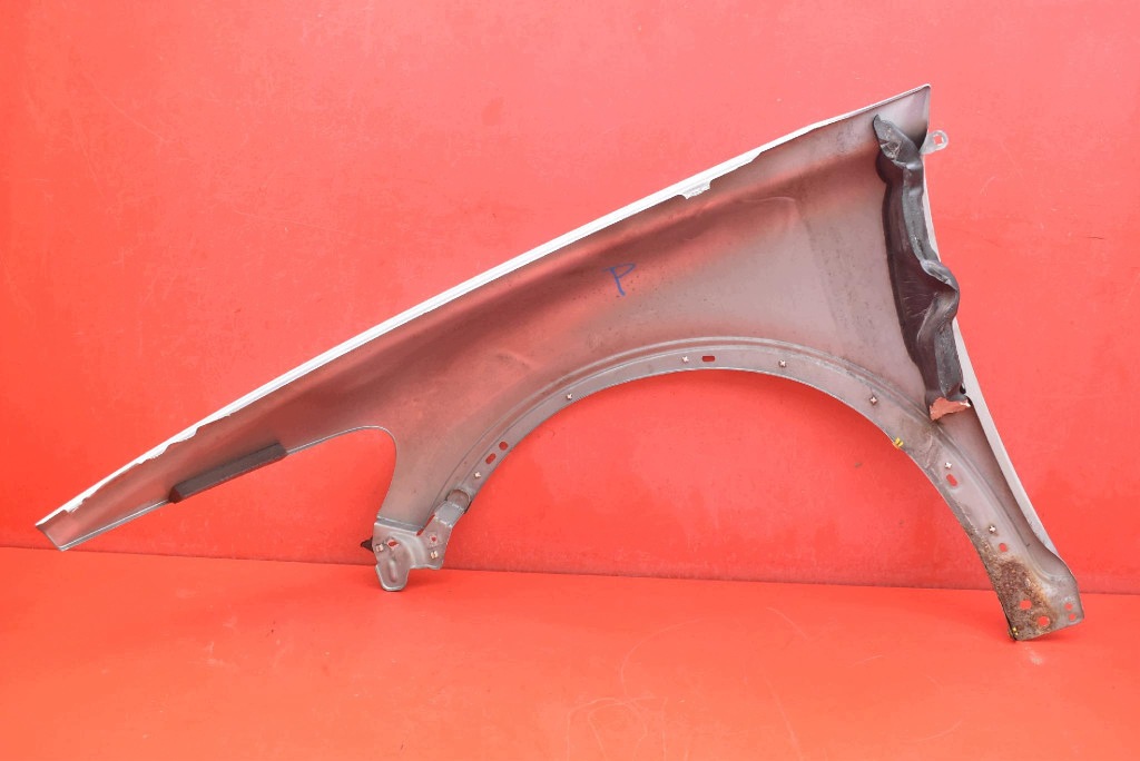 fender right front front 477-46 VOLVO C30 06-09