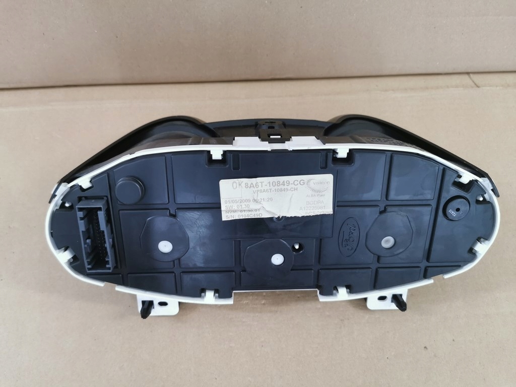 FORD Fiesta MK7 2008-12r. - спидометр часы
