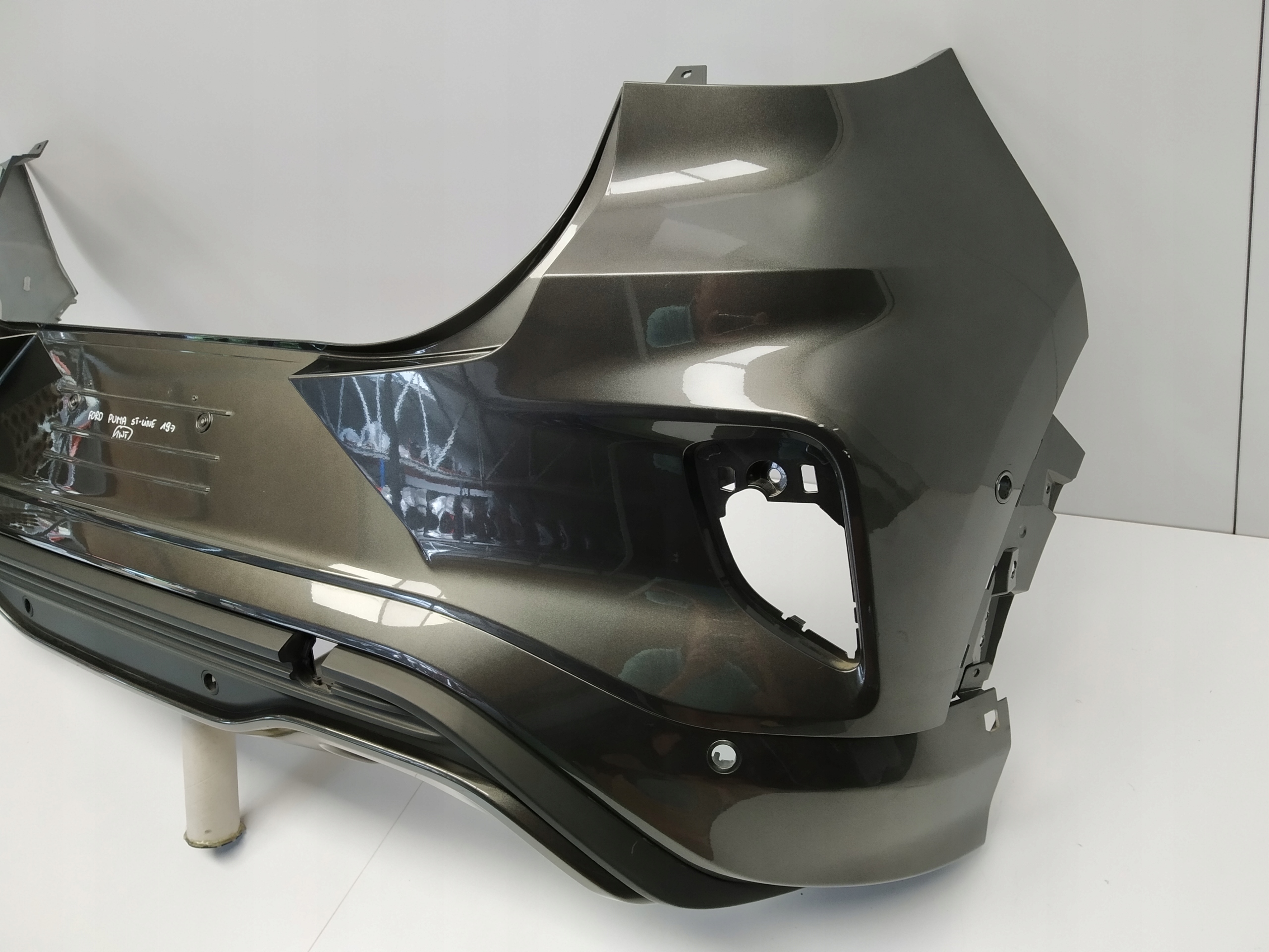 19- Ford neu Puma ST Line Stoßstange heck grau