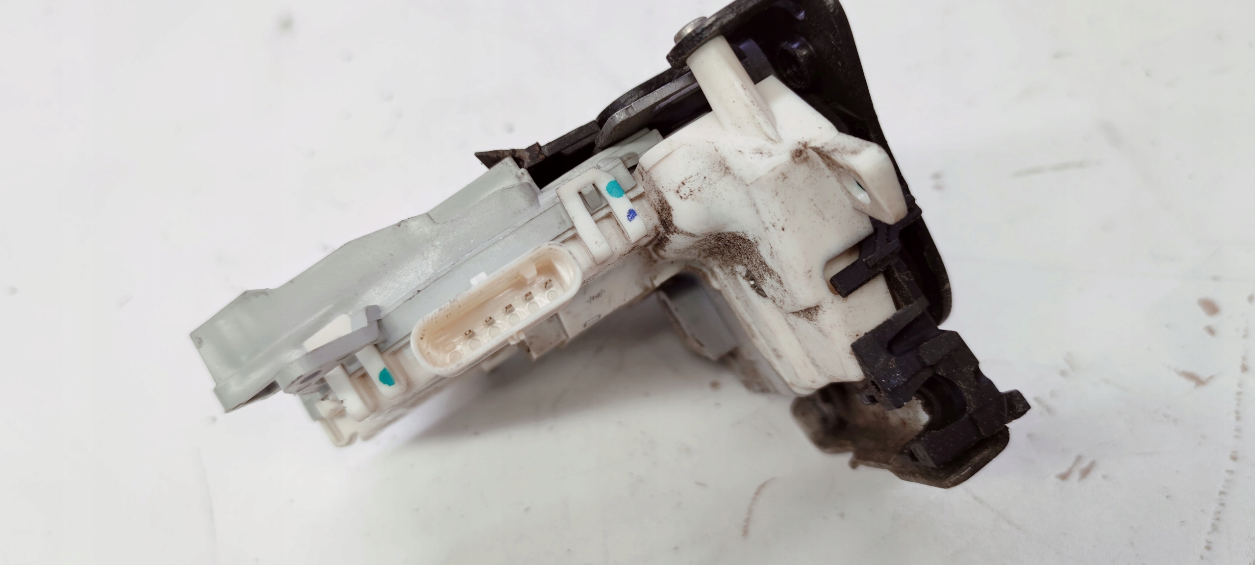 lock door right front AUDI A4 A5 Q5 8J1837016D